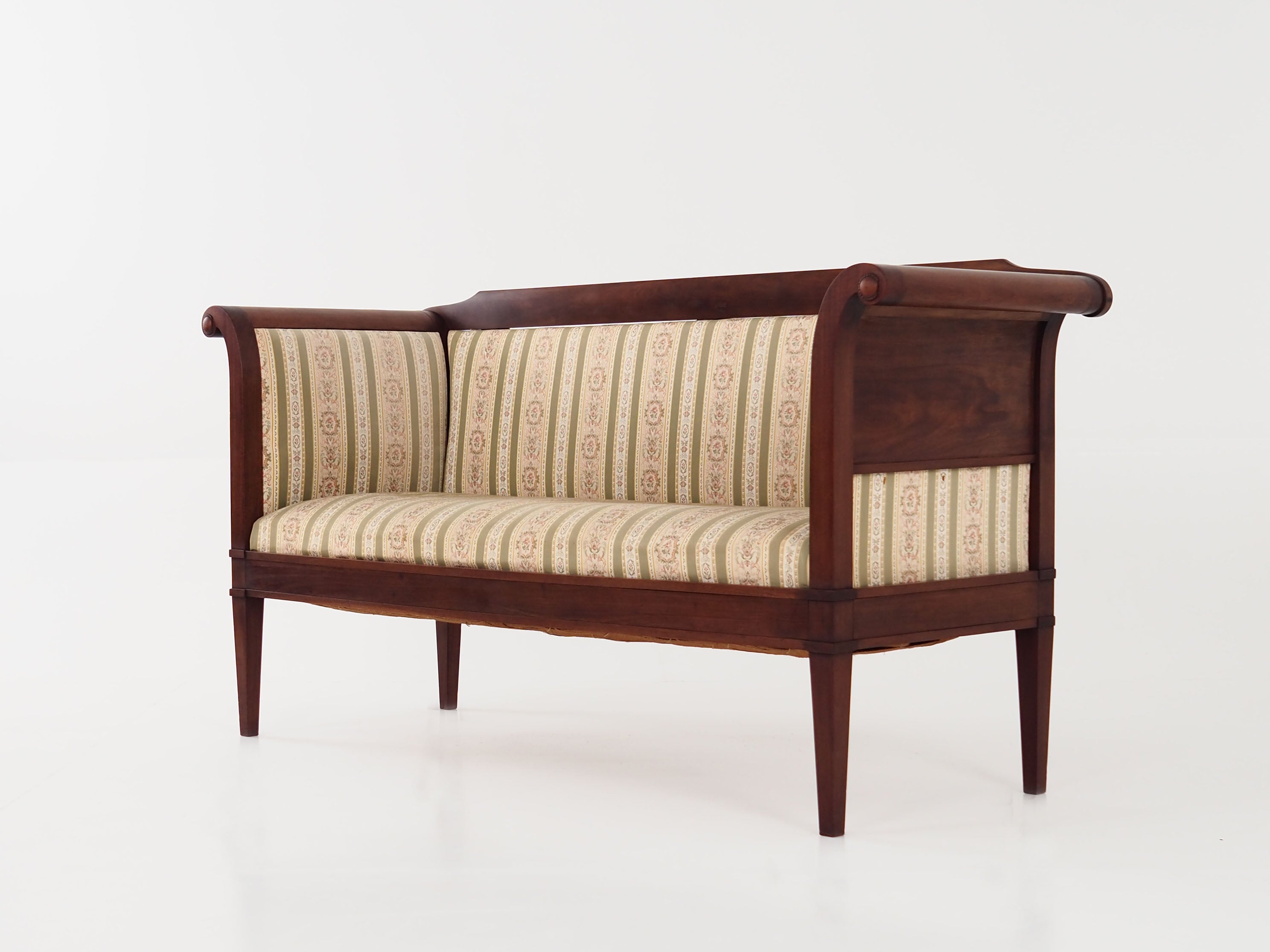 Empire_style_mahogany_sofa,_French_design,_1940s,_production:_Denmark