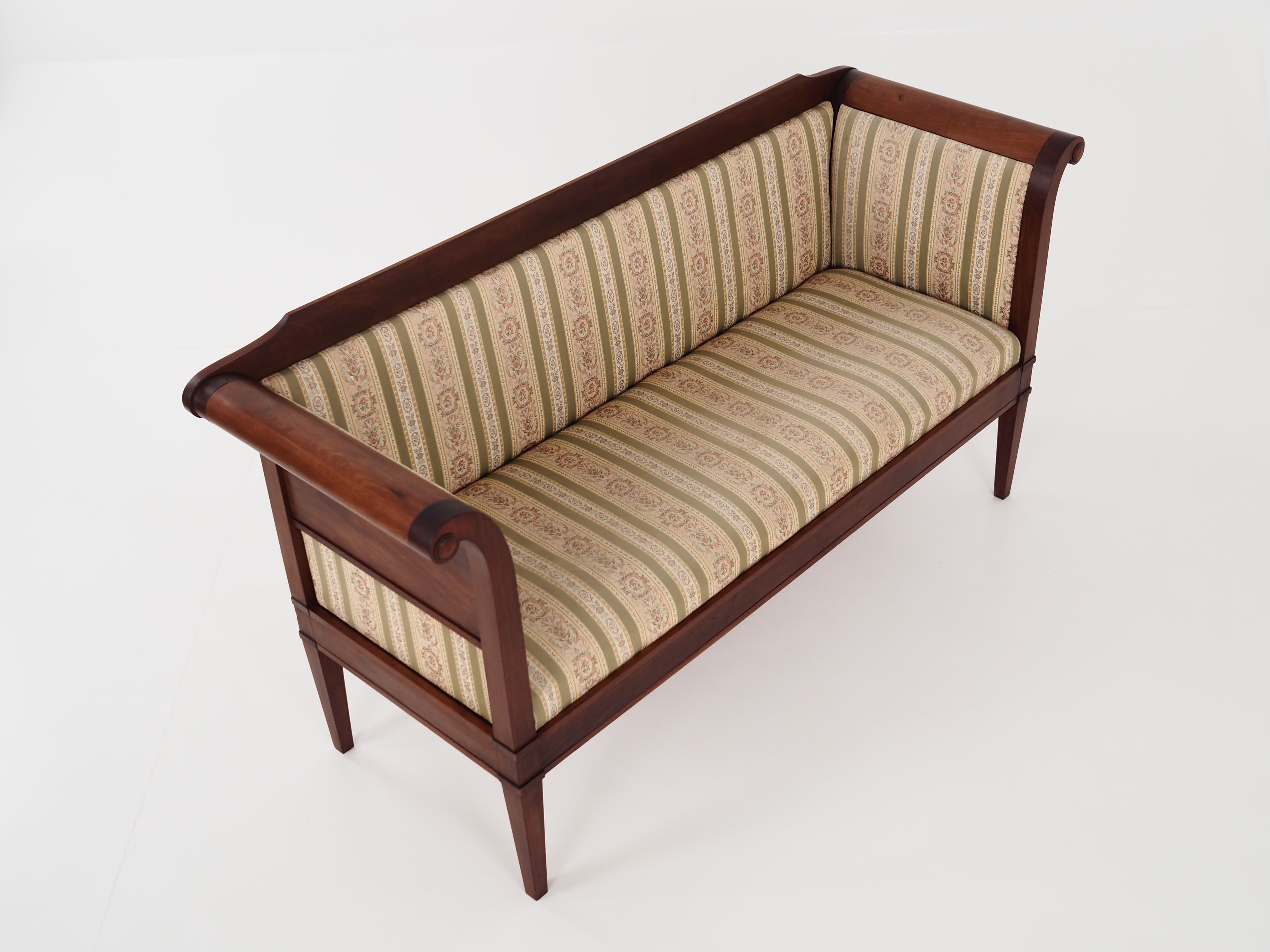 Empire_style_mahogany_sofa,_French_design,_1940s,_production:_Denmark