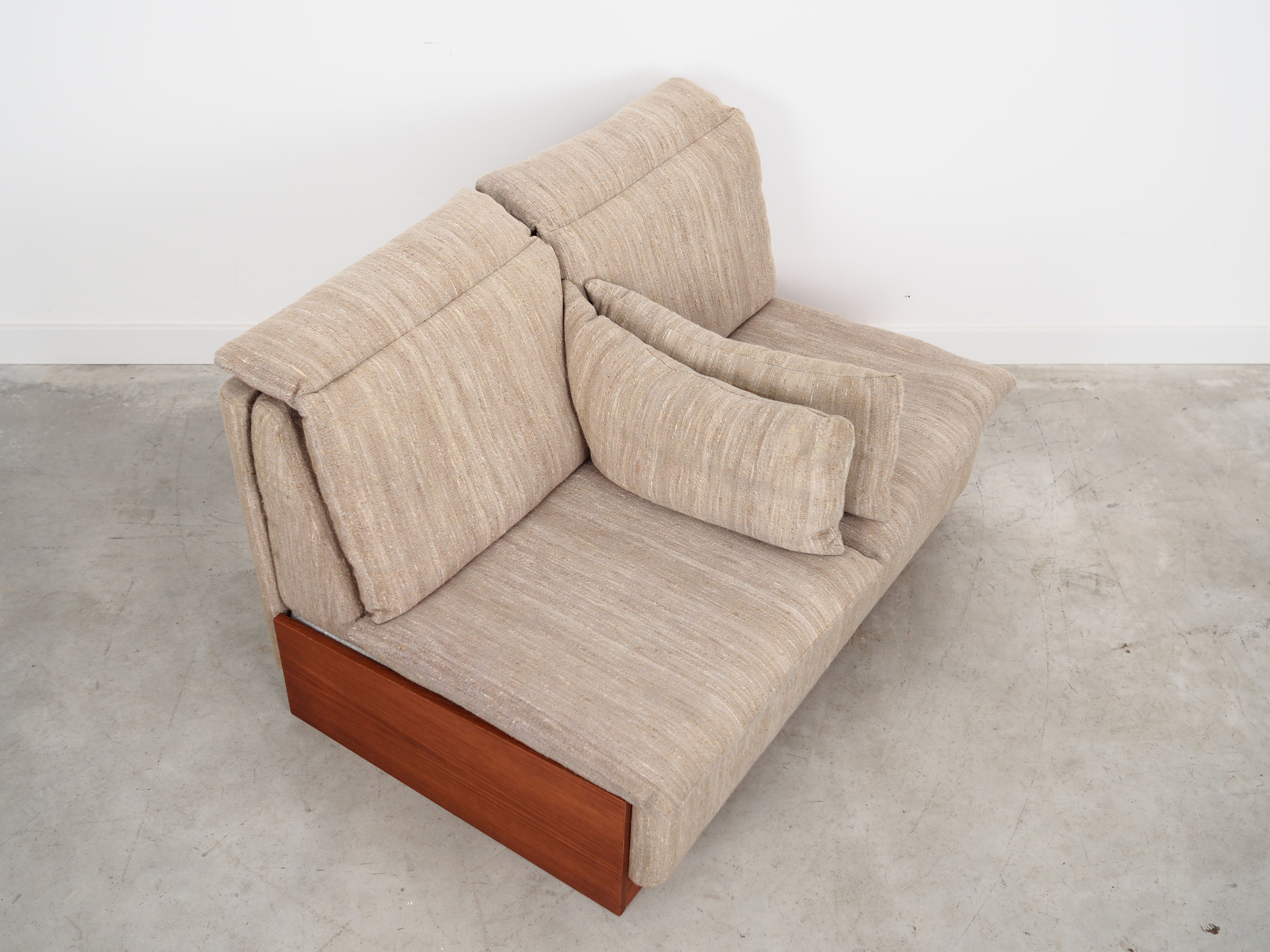 Teak_sofa,_Danish_design,_1970s,_production:_Denmark