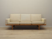 Oak_sofa,_Danish_design,_1960s,_designer:_Hans_J._Wegner