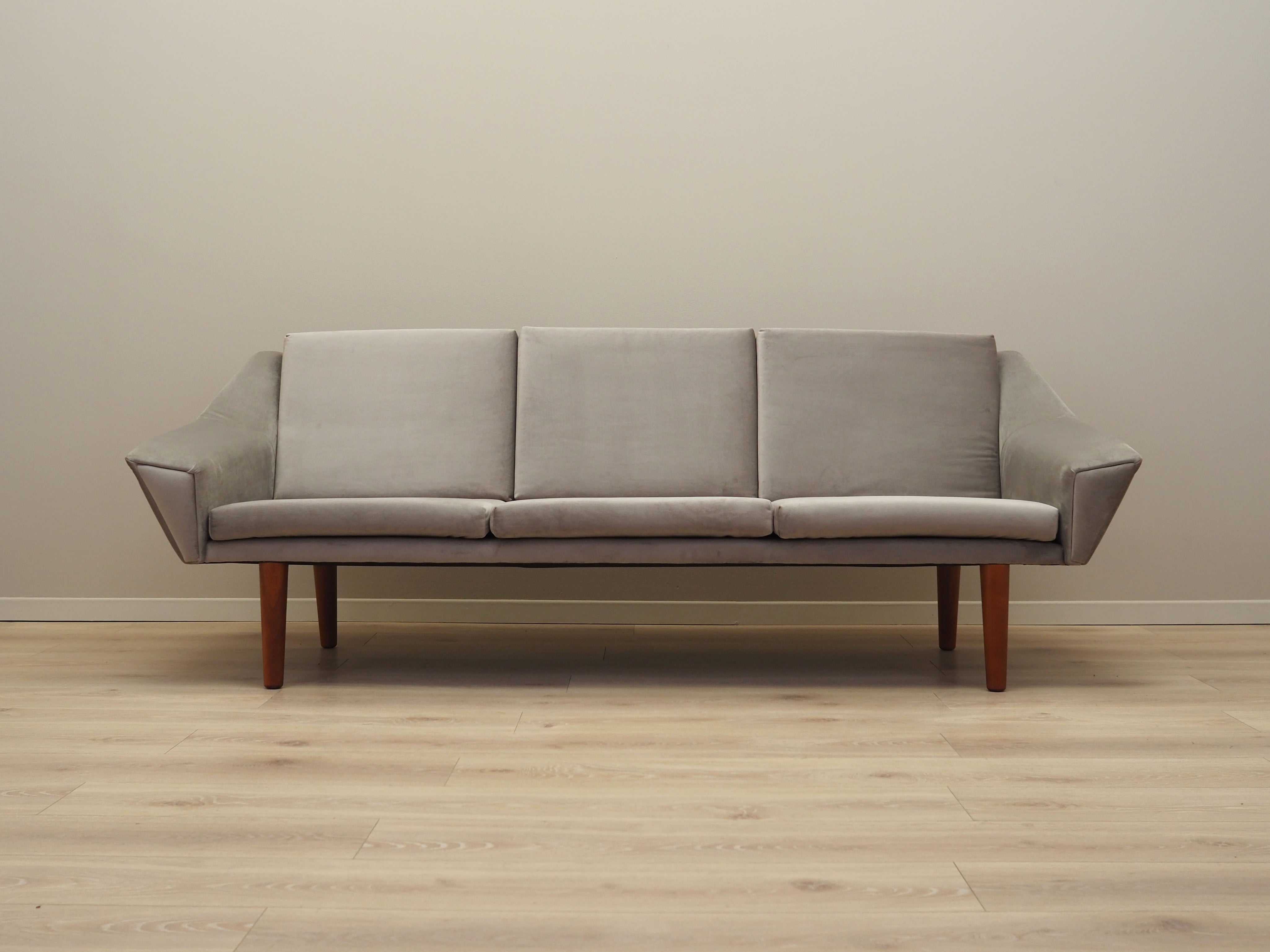 Grey_velour_sofa,_Danish_design,_1980s,_production:_Denmark