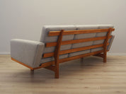Ash_sofa,_1960s,_Danish_design,_designer:_Hans._J._Wegner,_production:_Getama