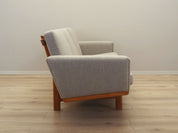Ash_sofa,_1960s,_Danish_design,_designer:_Hans._J._Wegner,_production:_Getama
