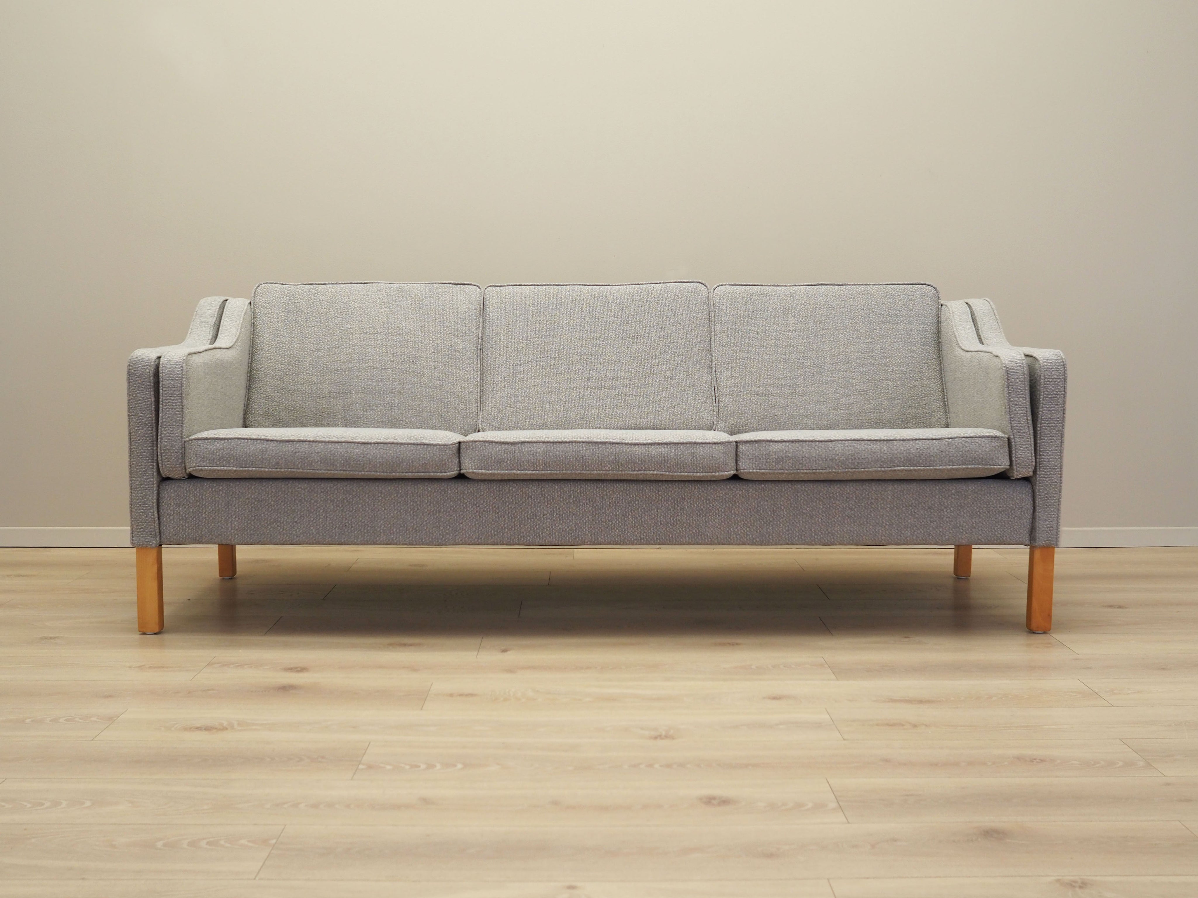 Beech_sofa,_Danish_design,_1970s,_production:_Denmark