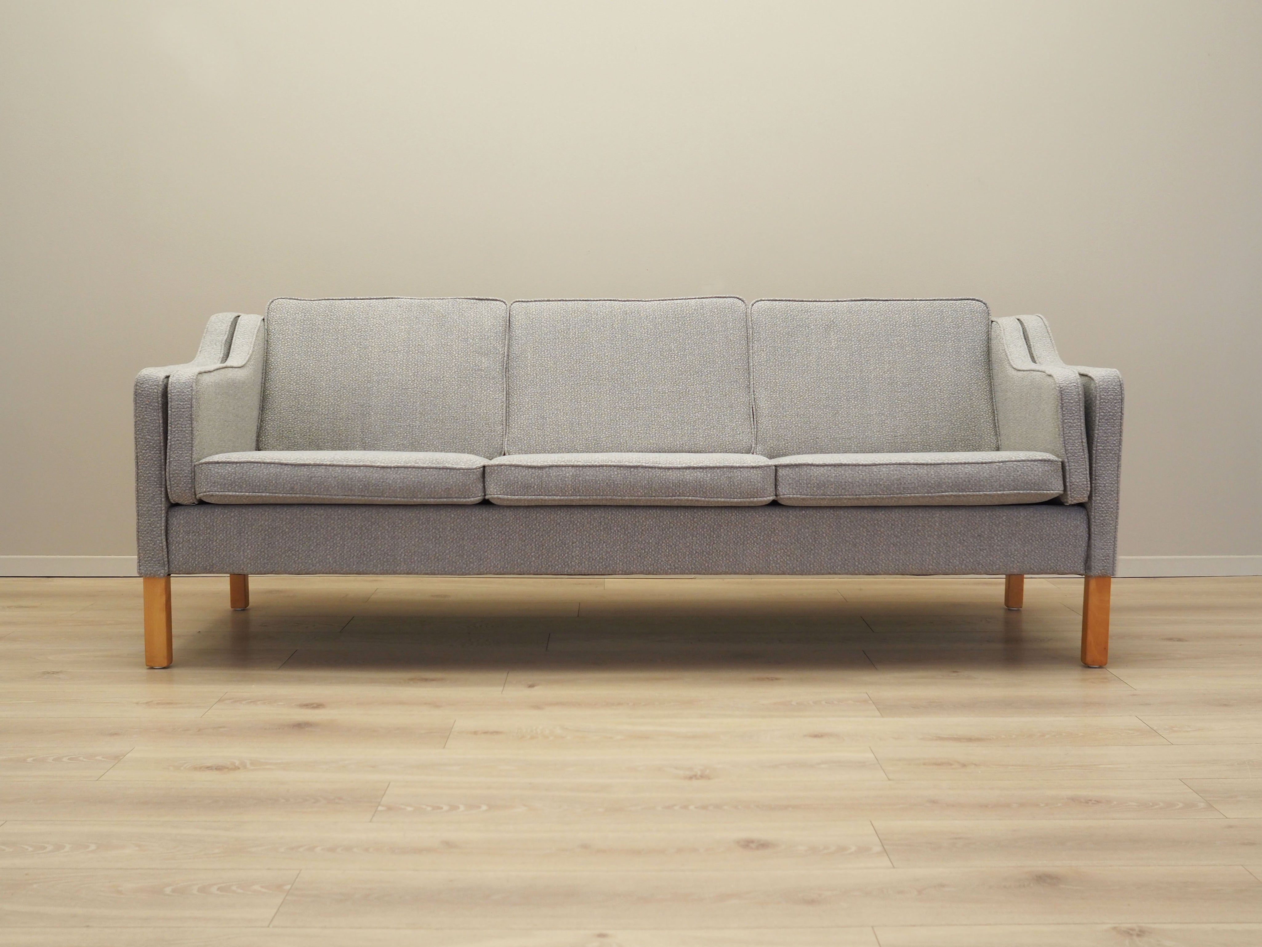 Beech_sofa,_Danish_design,_1970s,_production:_Denmark