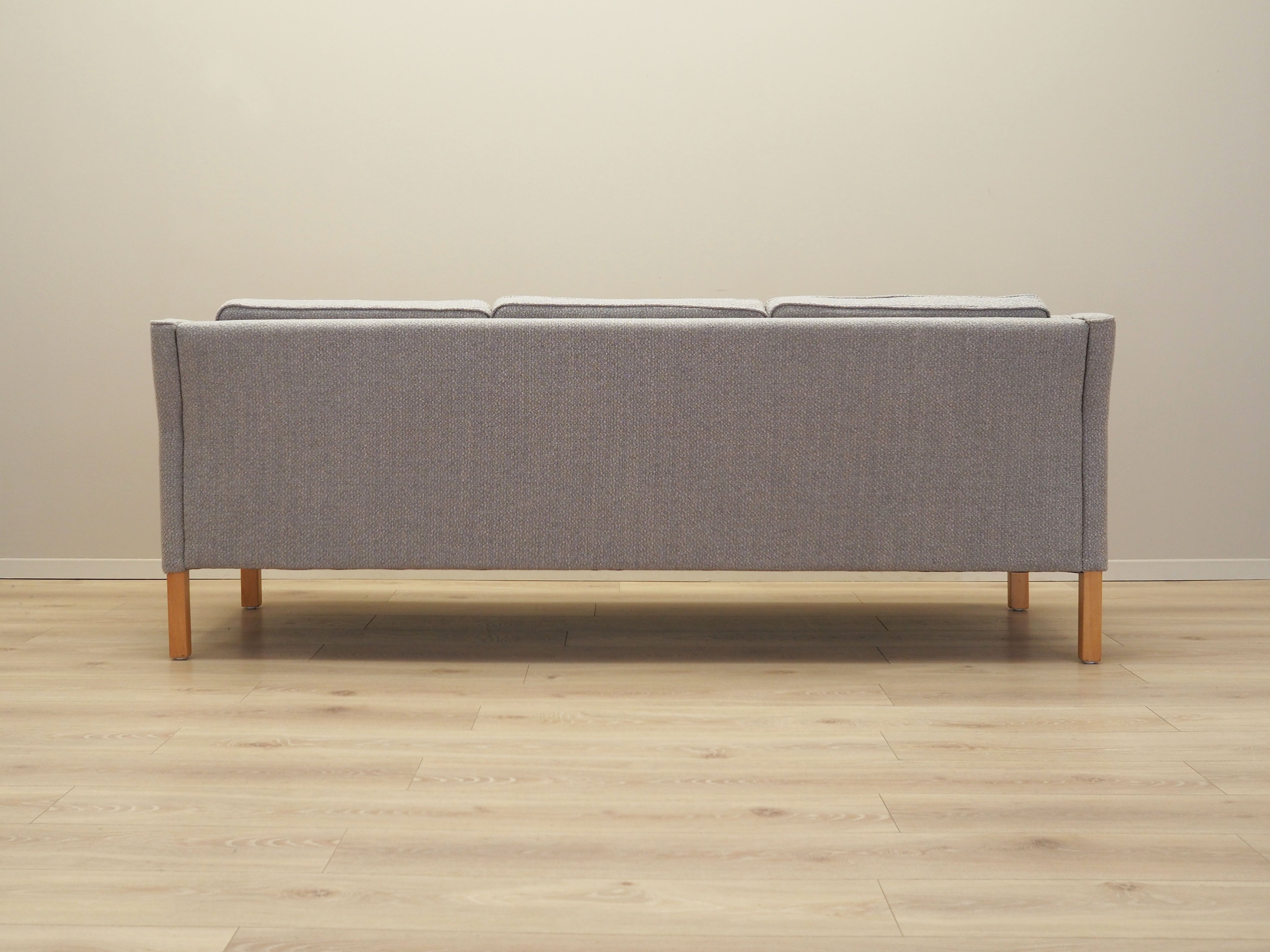 Beech_sofa,_Danish_design,_1970s,_production:_Denmark