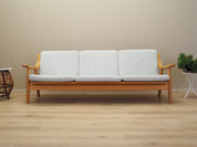 Oak_sofa,_Danish_design,_1960s,_designer:_Hans_J._Wegner,_manufacturer:_Getama