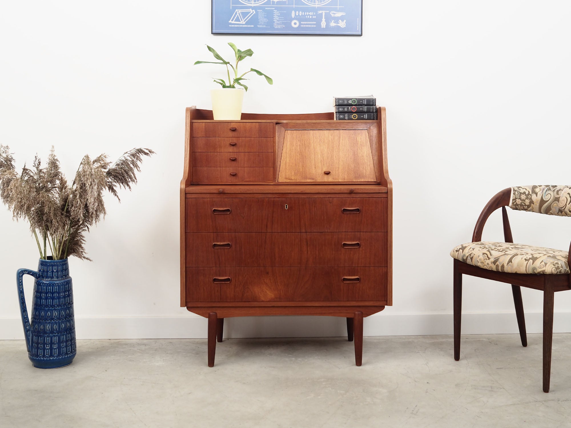 Teak_secretary,_Danish_design,_1960s,_production:_Denmark