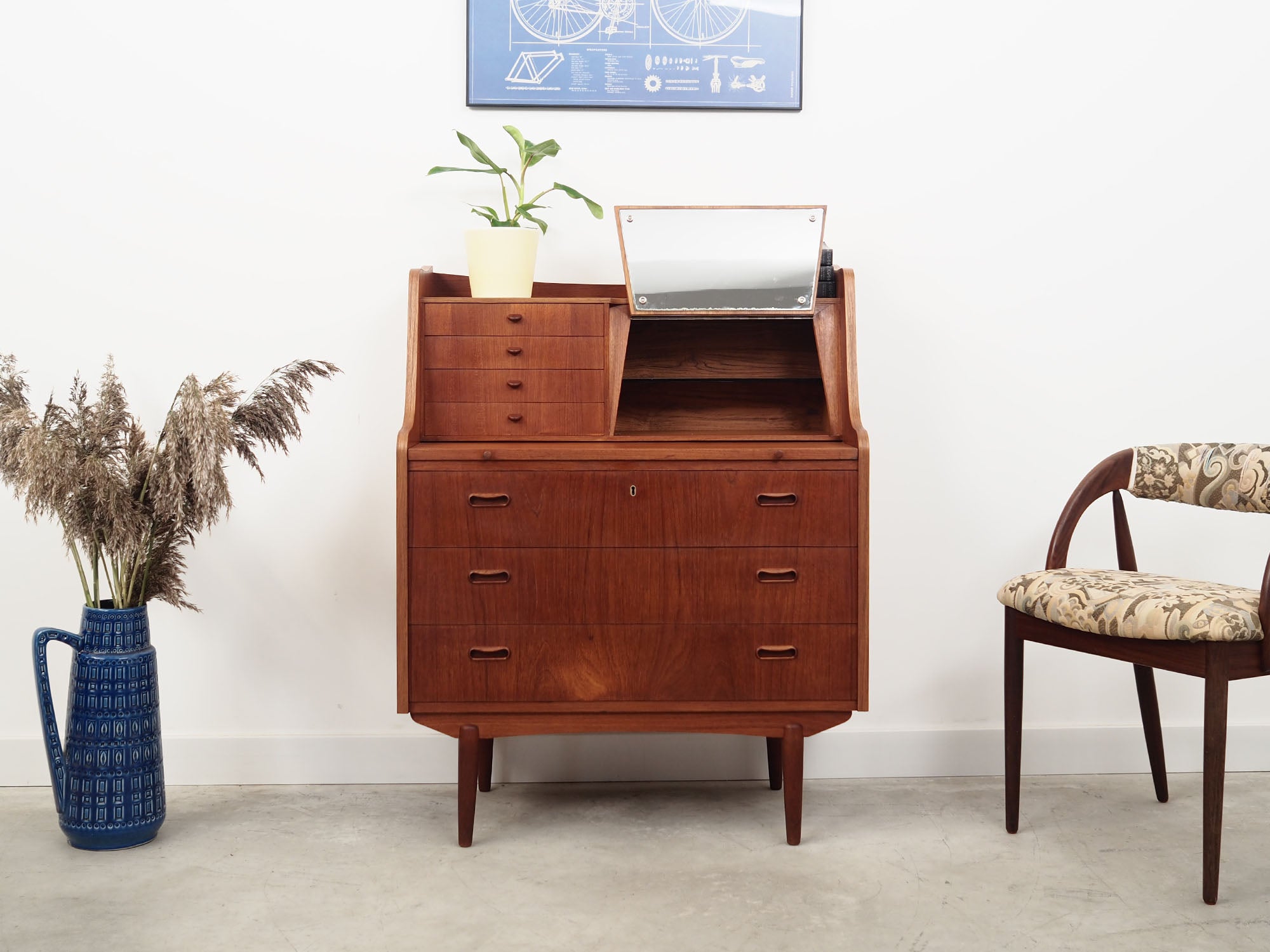 Teak_secretary,_Danish_design,_1960s,_production:_Denmark