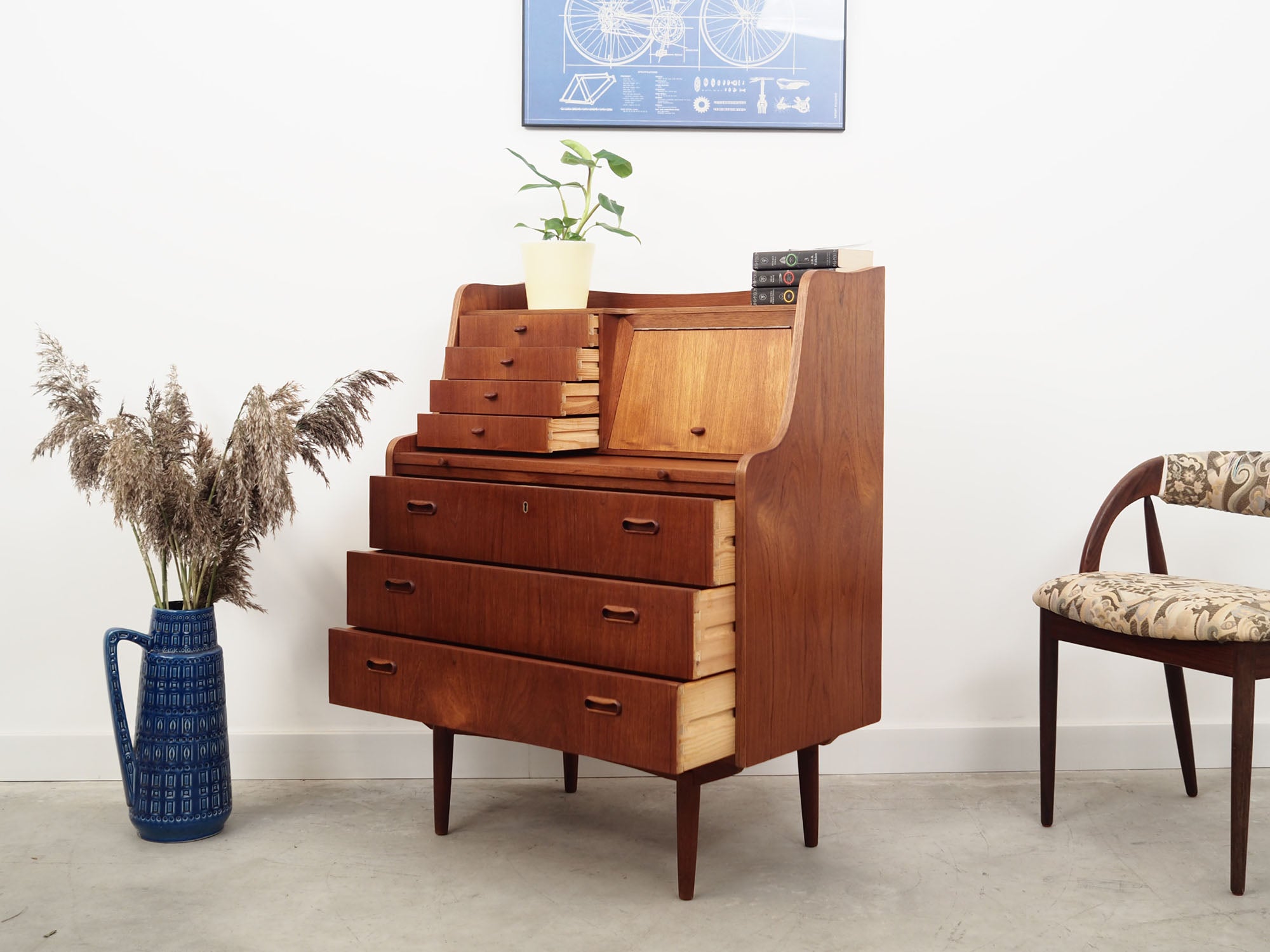 Teak_secretary,_Danish_design,_1960s,_production:_Denmark