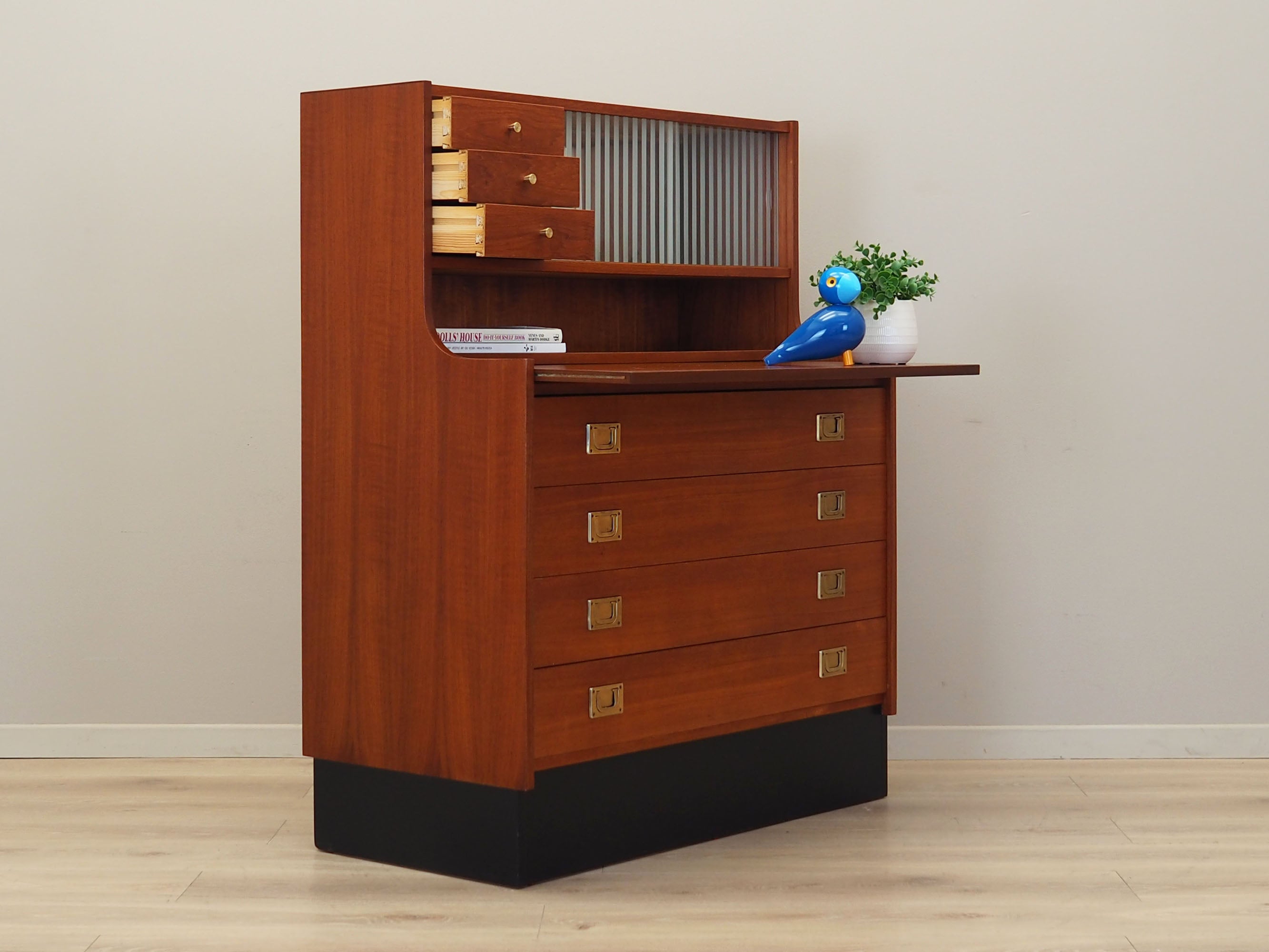 Teak_secretary,_Danish_design,_1970s,_production:_Denmark