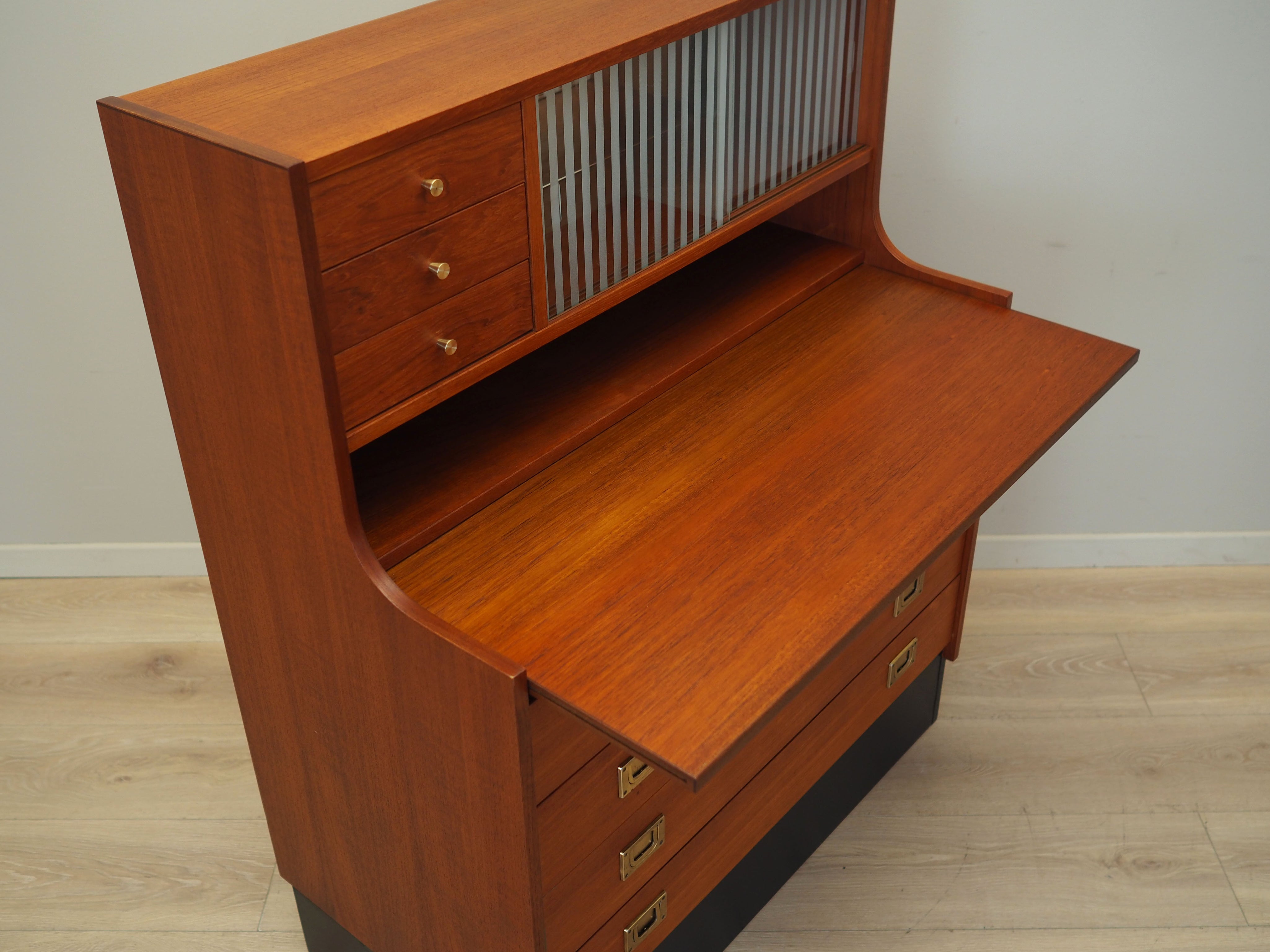 Teak_secretary,_Danish_design,_1970s,_production:_Denmark