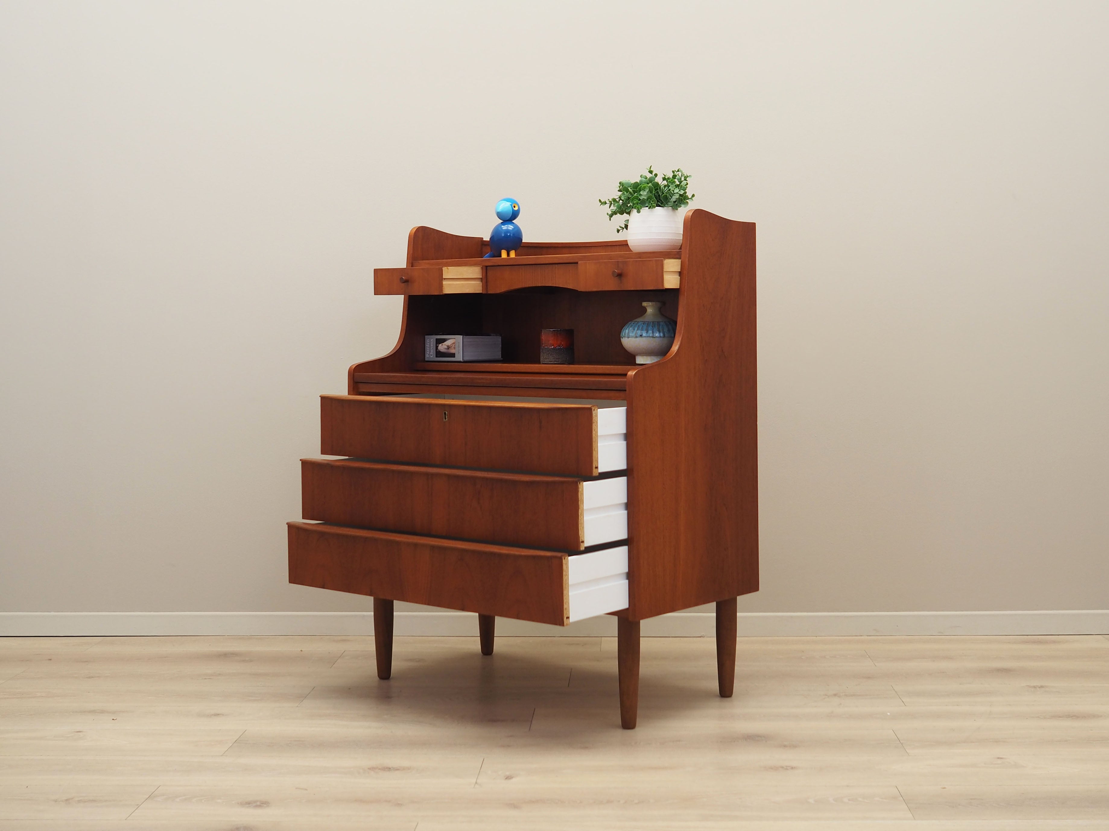 Teak_secretary,_Danish_design,_1970s,_production:_Denmark