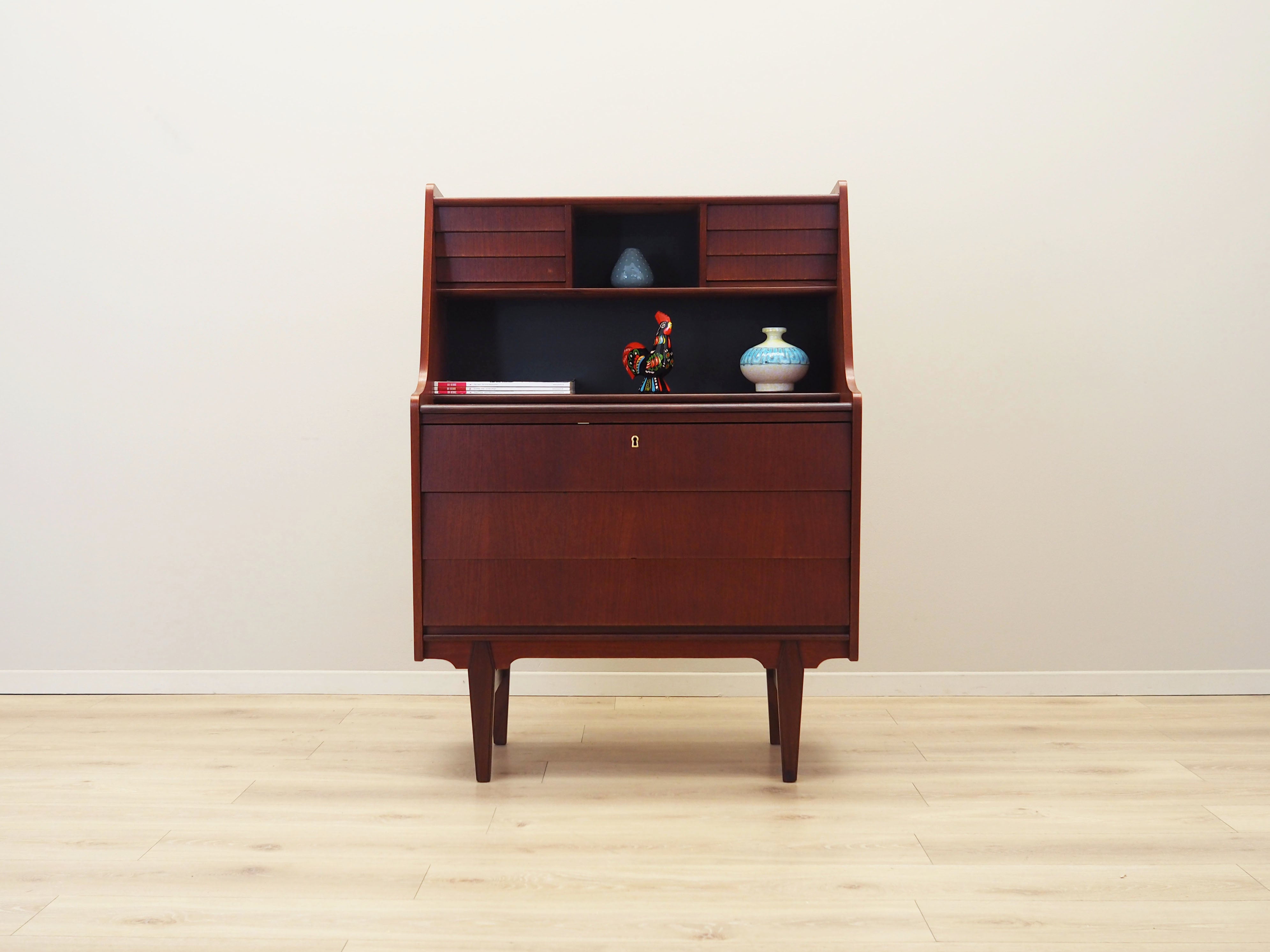 Teak_secretary,_Danish_design,_1970s,_production:_Denmark