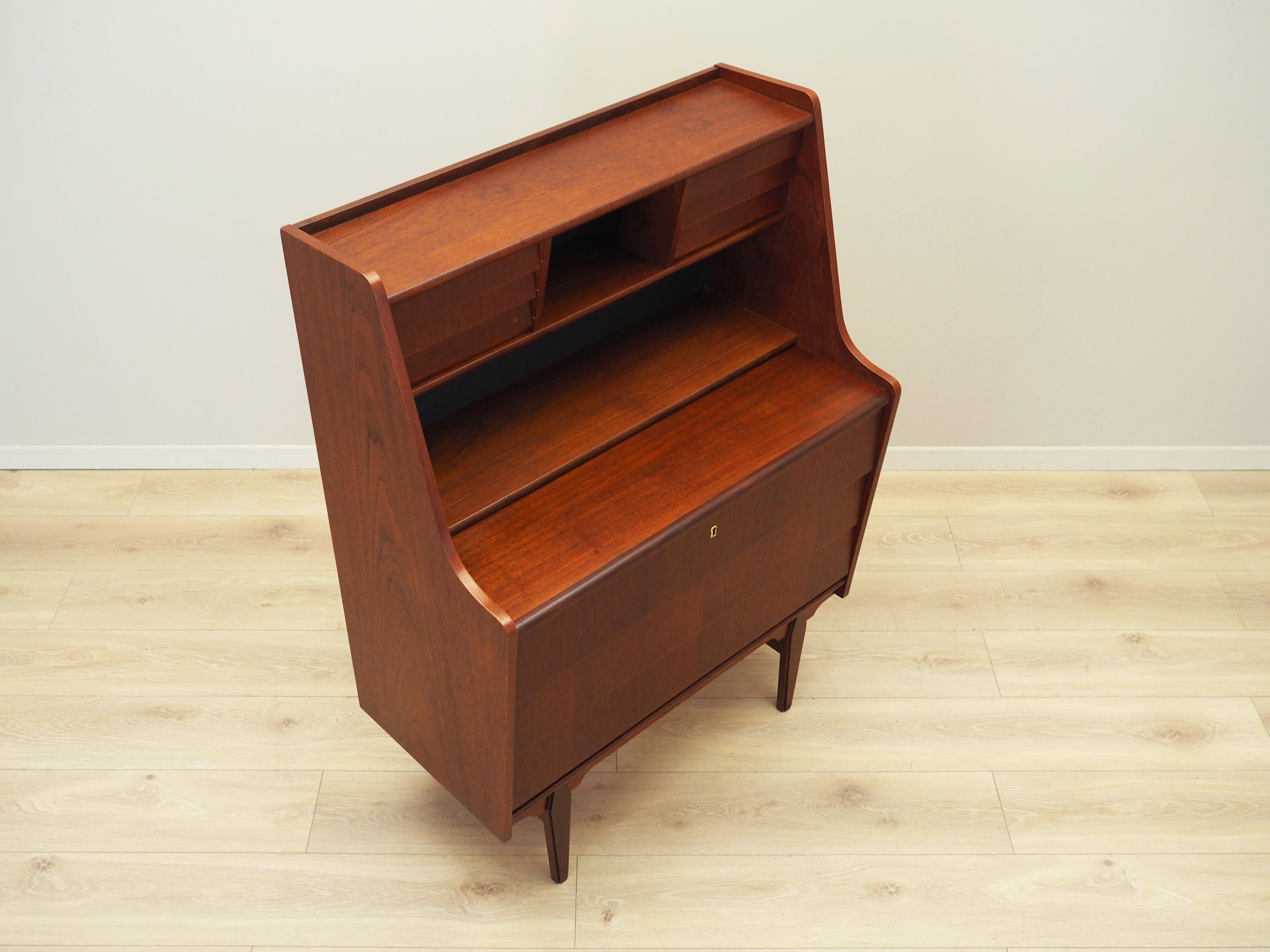 Teak_secretary,_Danish_design,_1970s,_production:_Denmark
