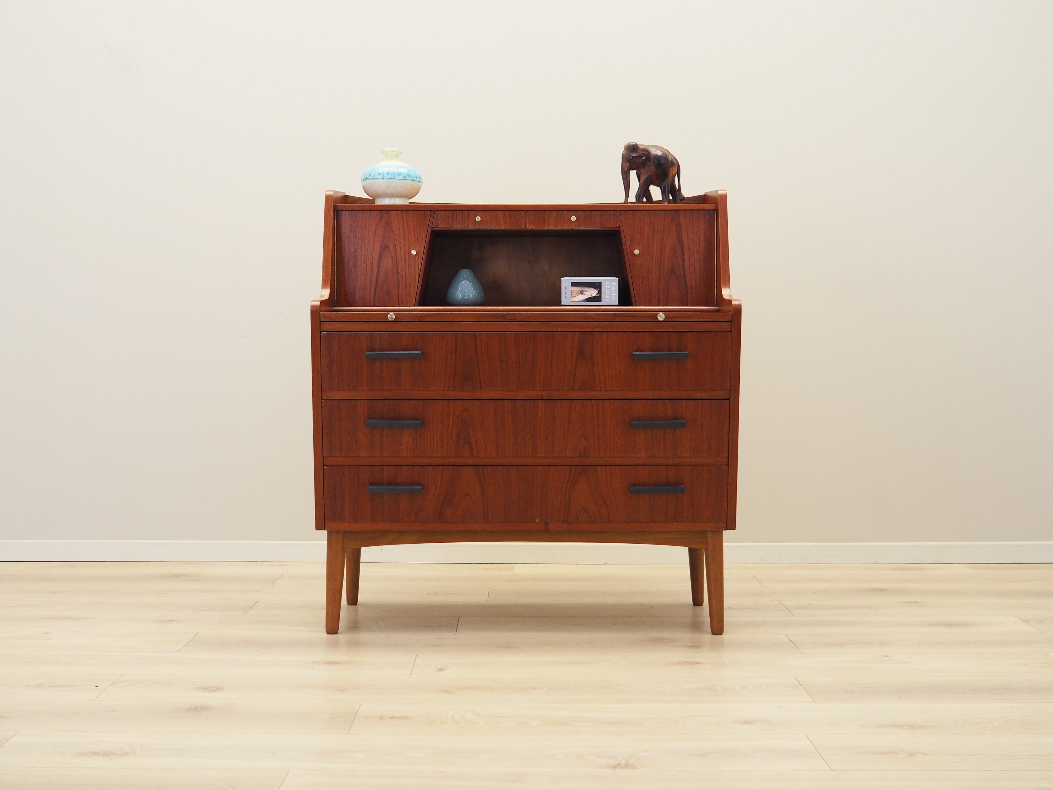 Teak_secretary,_Danish_design,_1970s,_production:_Denmark