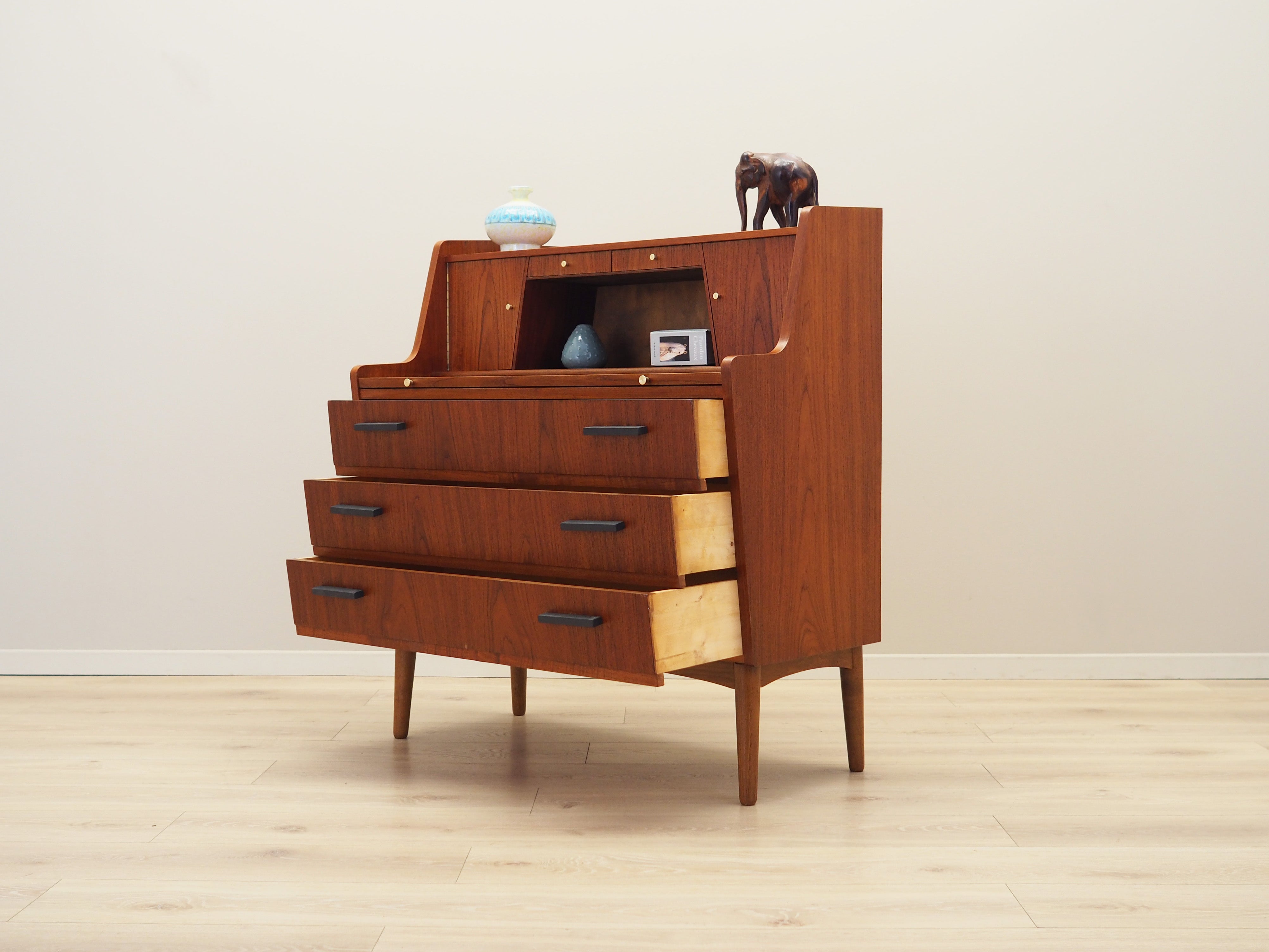 Teak_secretary,_Danish_design,_1970s,_production:_Denmark