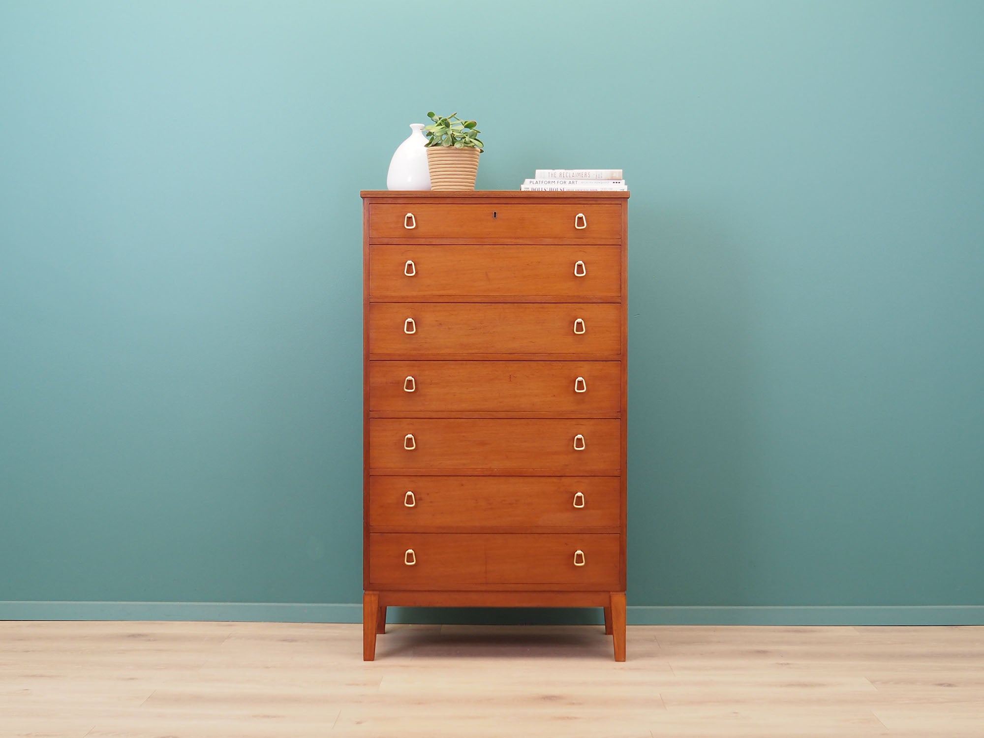 Mahogany_chest_of_drawers,_Danish_design,_1970s,_production:_Denmark