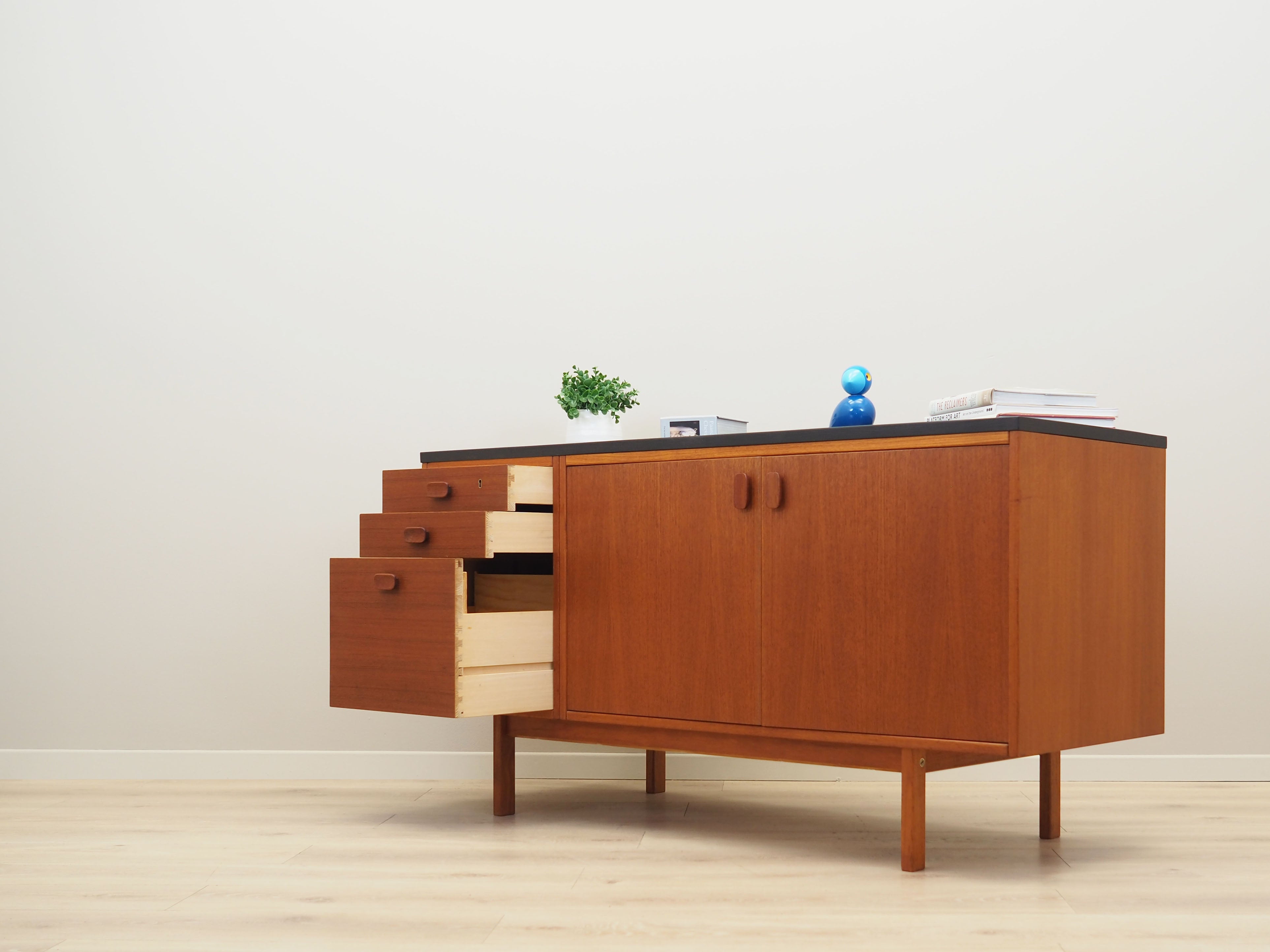 Teak_dresser,_Danish_design,_1960s,_production:_Denmark