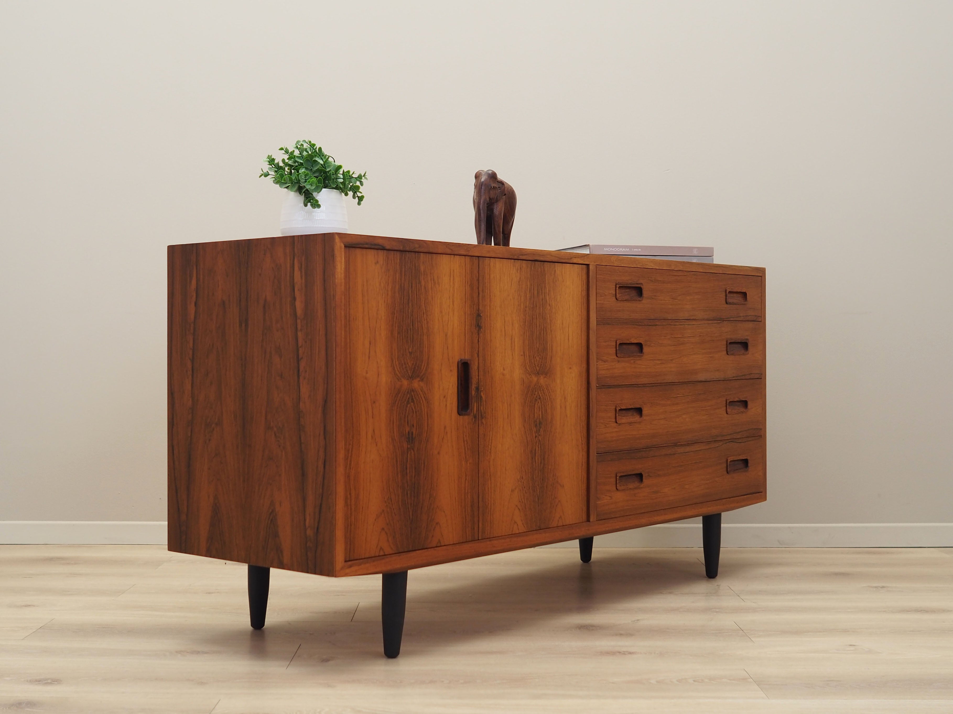 Rosewood_dresser,_Danish_design,_1970s,_designer:_Carlo_Jensen,_production:_Hundevad