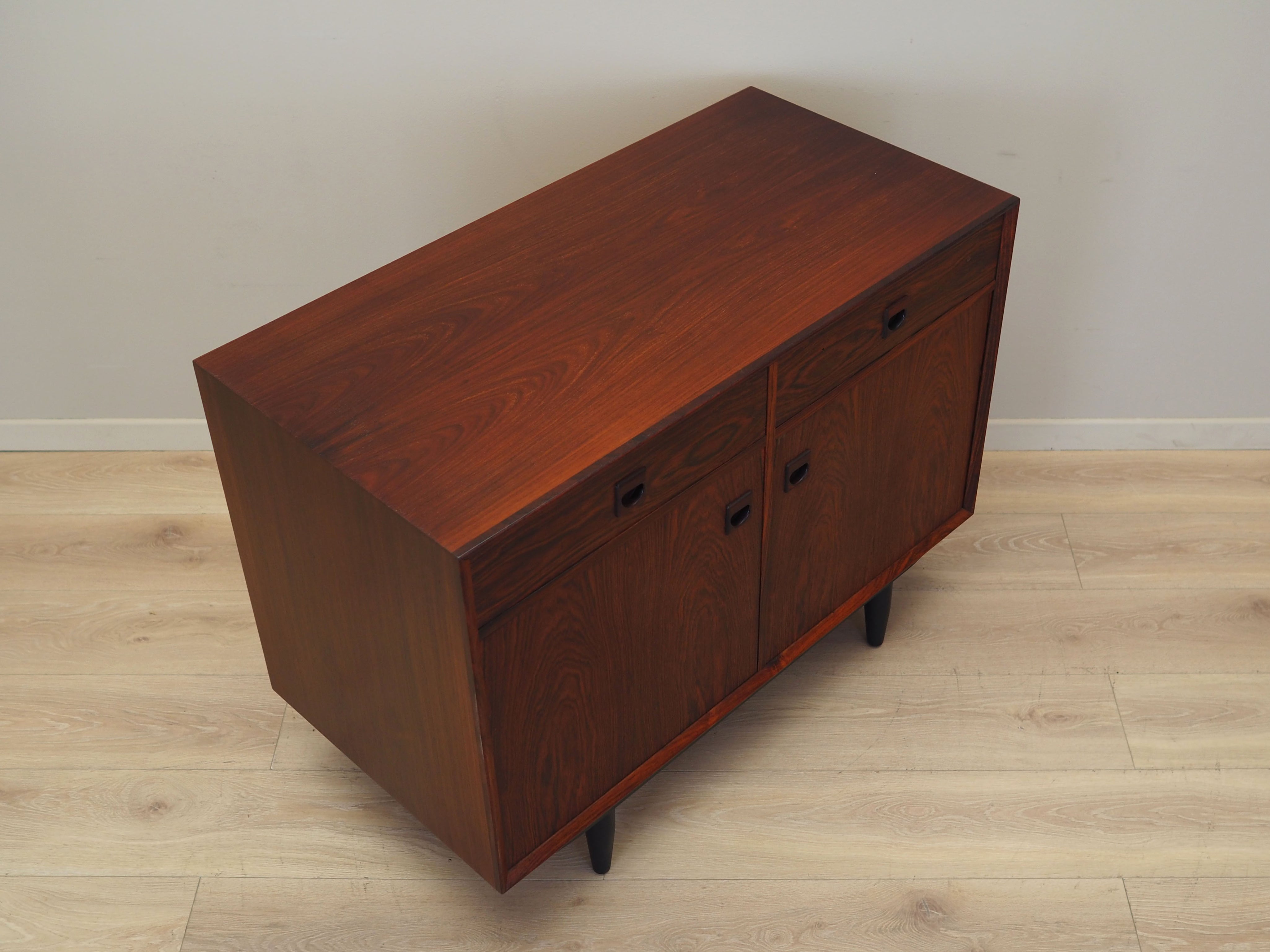 Rosewood_dresser,_Danish_design,_1970s,_production:_Denmark