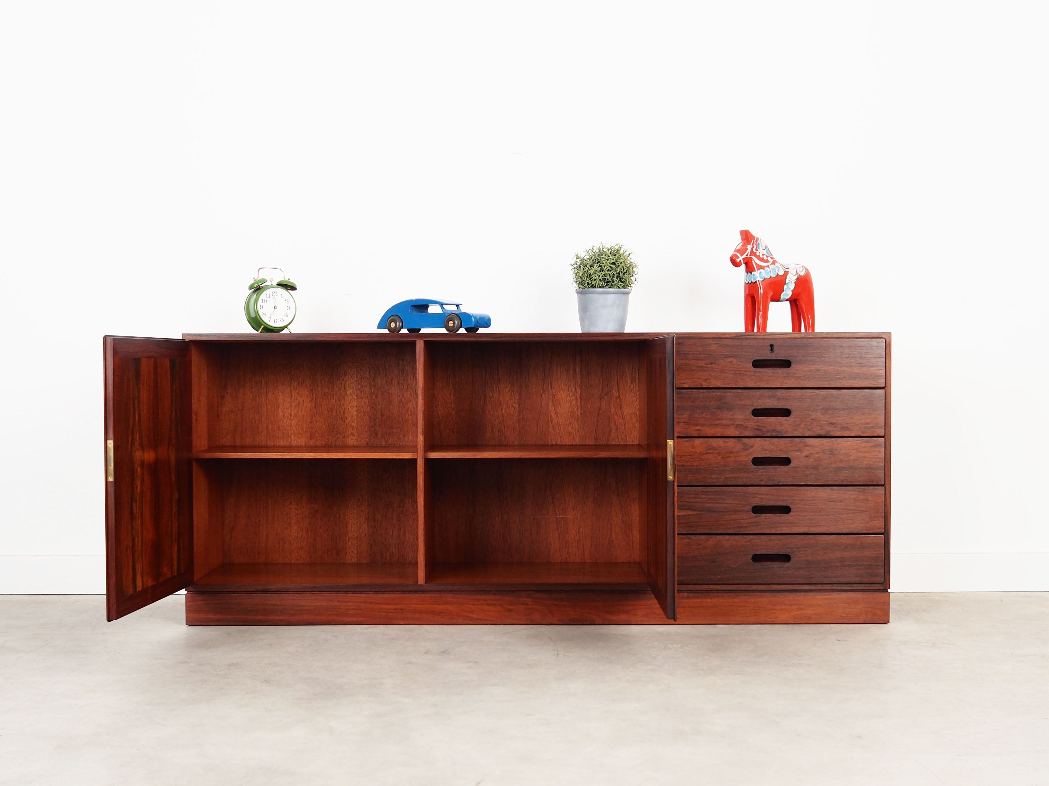 Rosewood_dresser,_Danish_design,_1970s,_designer:_Kai_Winding