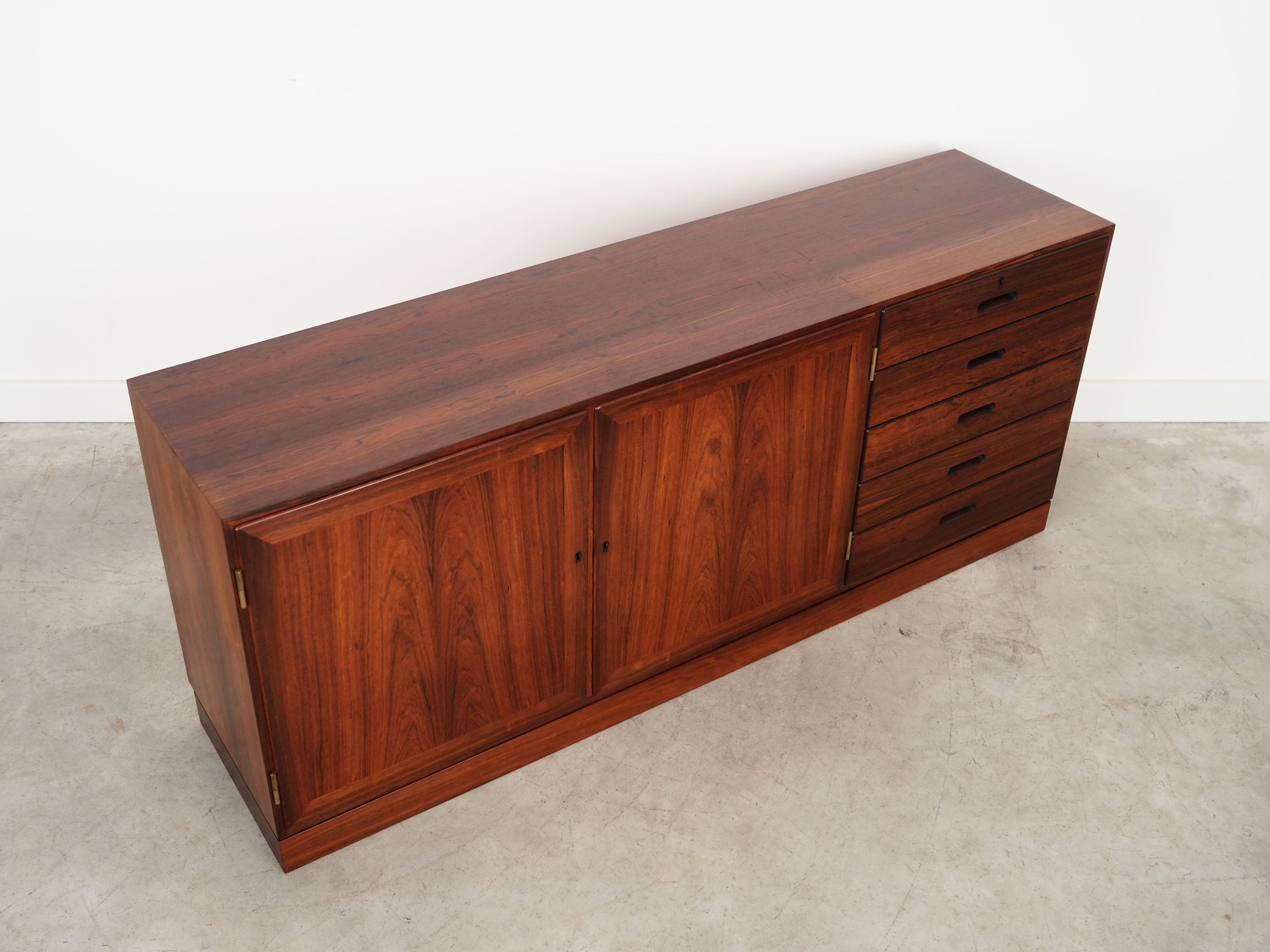 Rosewood_dresser,_Danish_design,_1970s,_designer:_Kai_Winding
