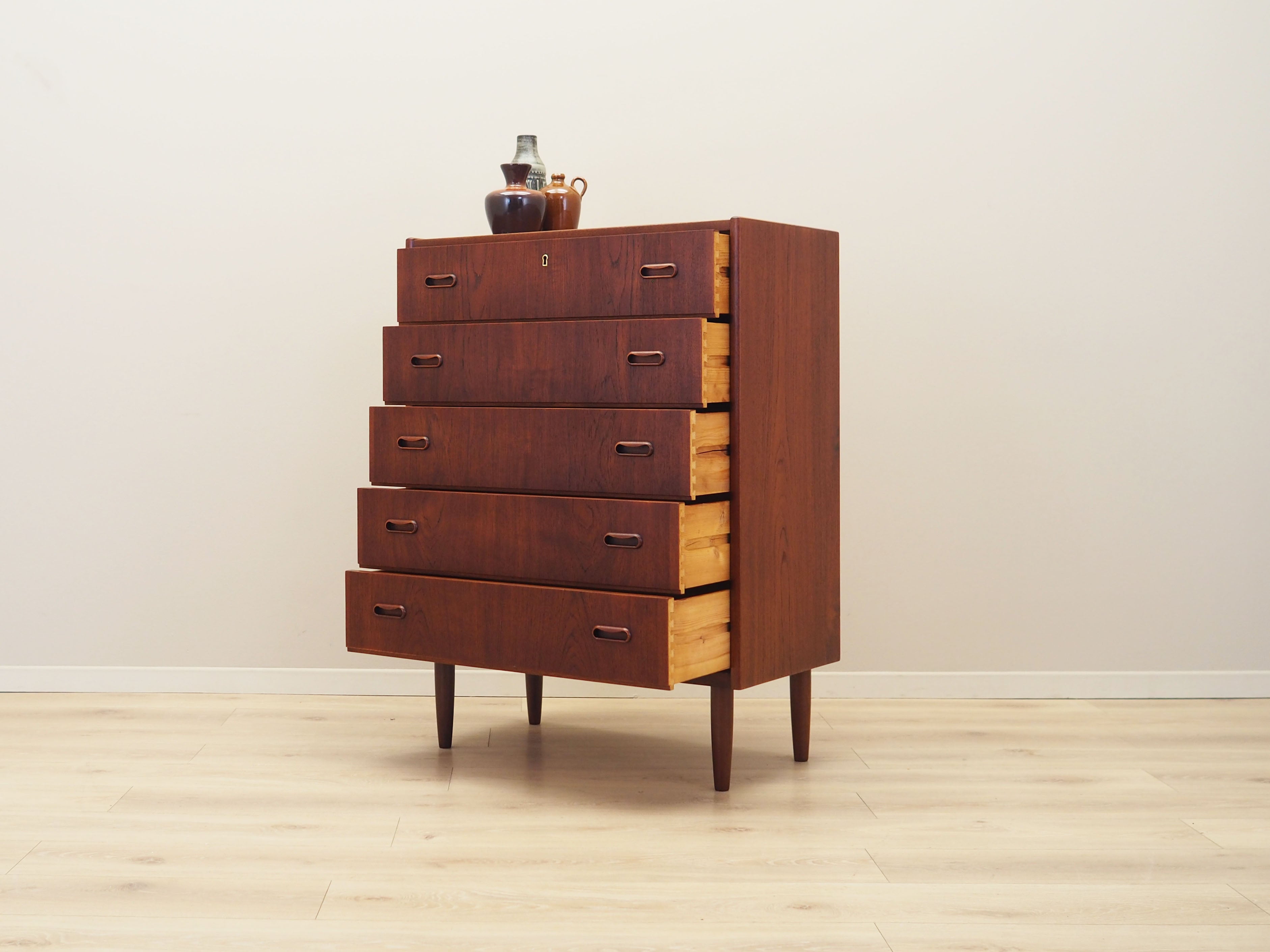 Teak_chest_of_drawers,_Danish_design,_1970s,_production:_Denmark