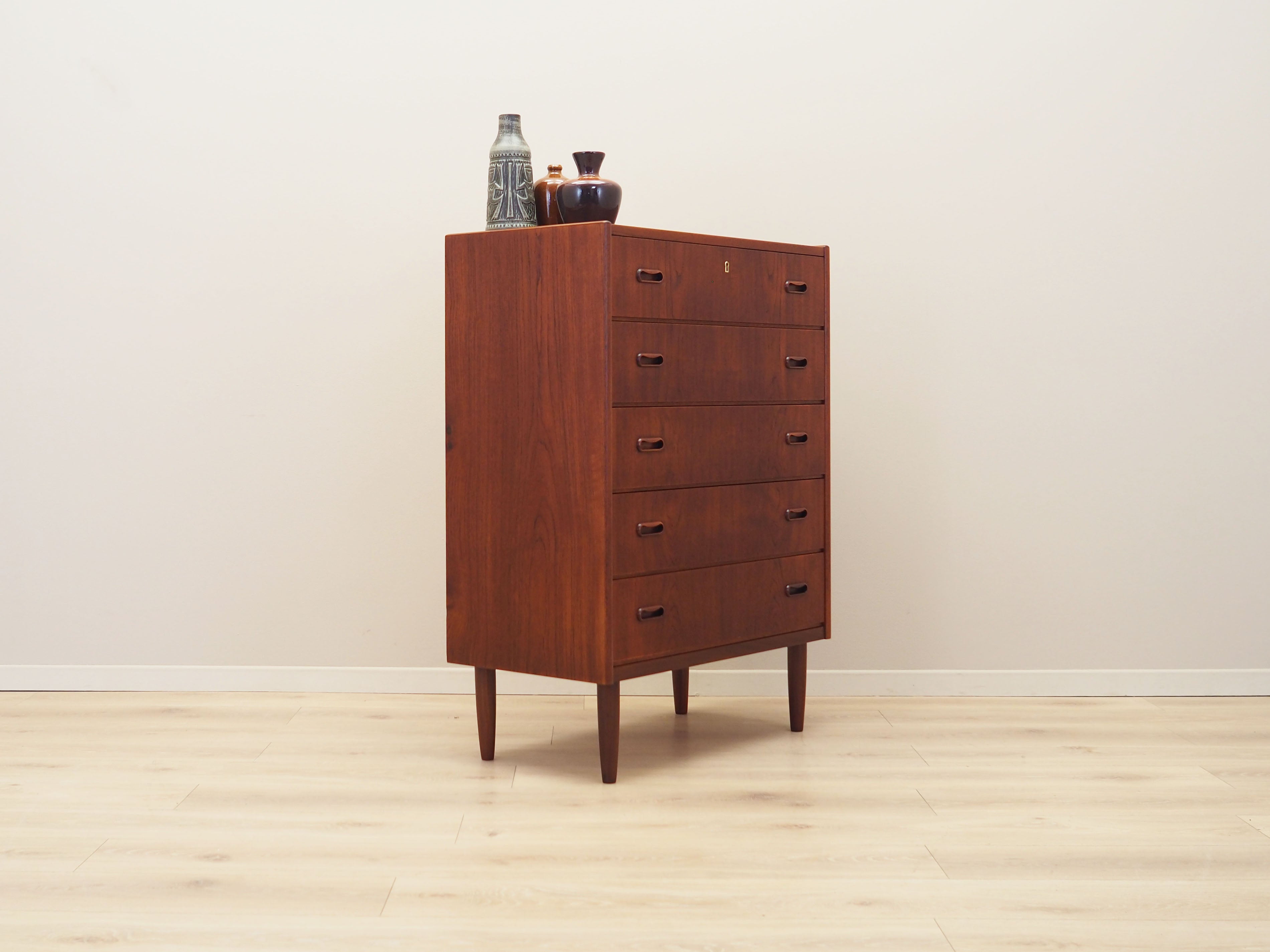 Teak_chest_of_drawers,_Danish_design,_1970s,_production:_Denmark