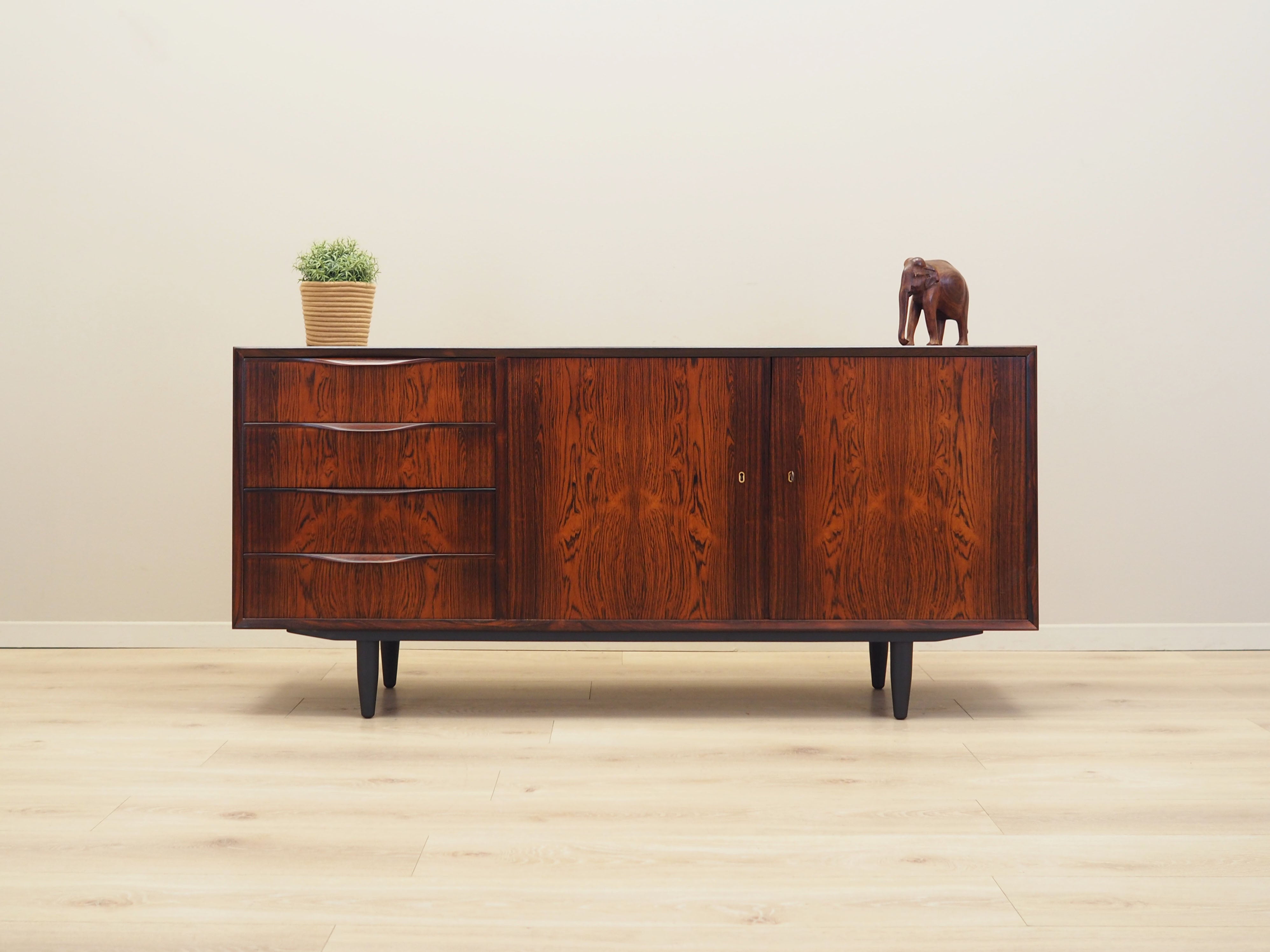 Rosewood_dresser,_Danish_design,_1960s,_designer:_Erling_Torvits