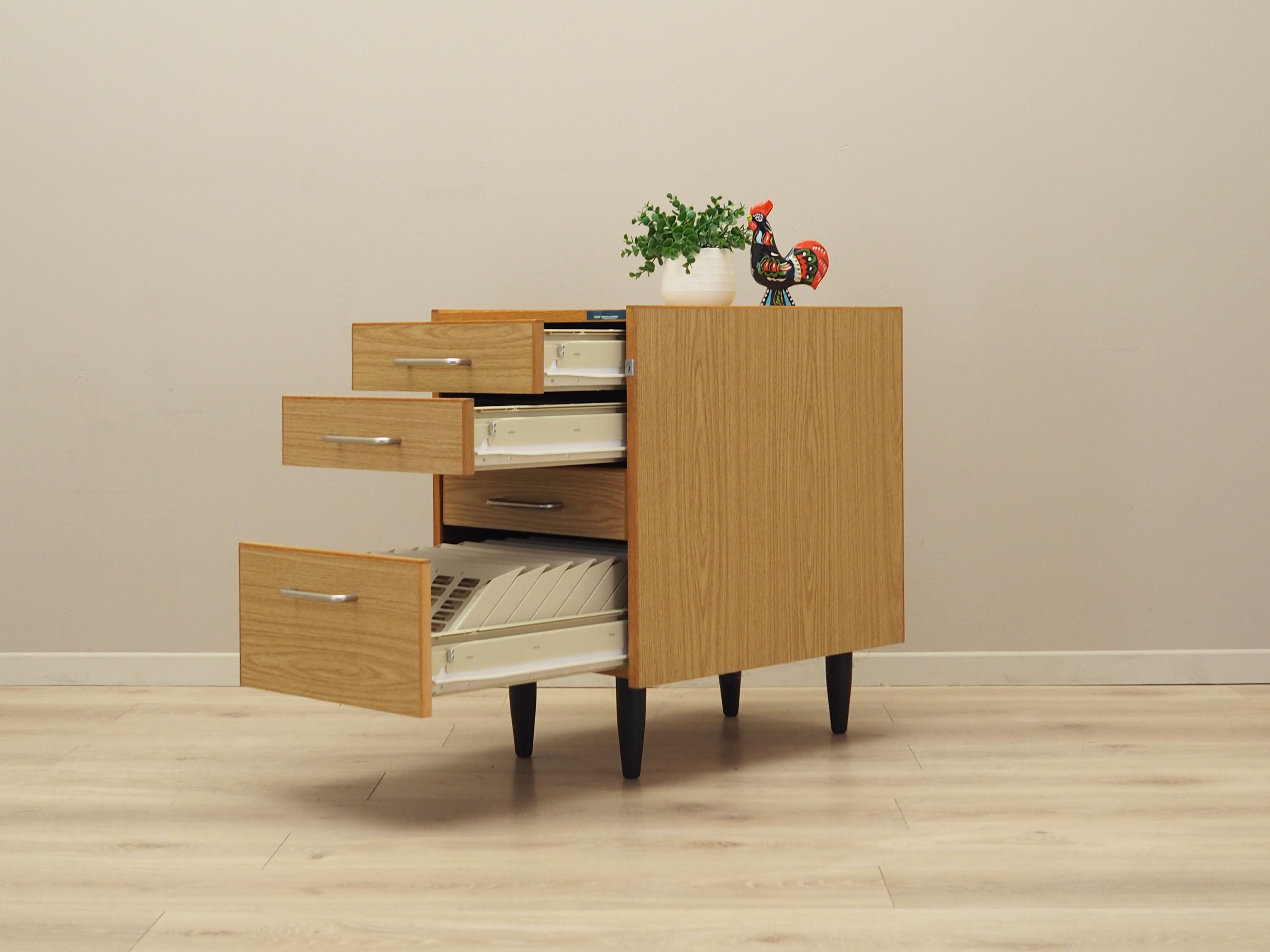 Chest_of_drawers,_Danish_design,_1970s,_manufacturer:_Sorø_Terminalborde_Ole_Bjerregaard_Pedersen_ApS