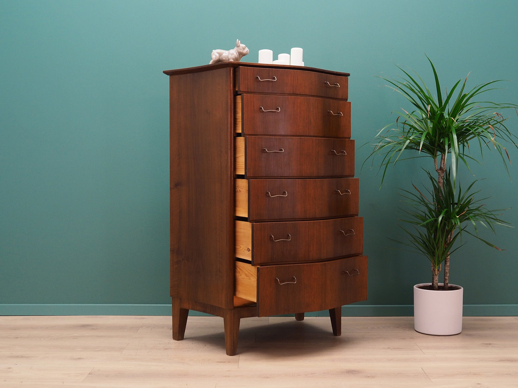 Mahogany_chest_of_drawers,_Danish_design,_1960s_by_Øm_Mobelfabrik