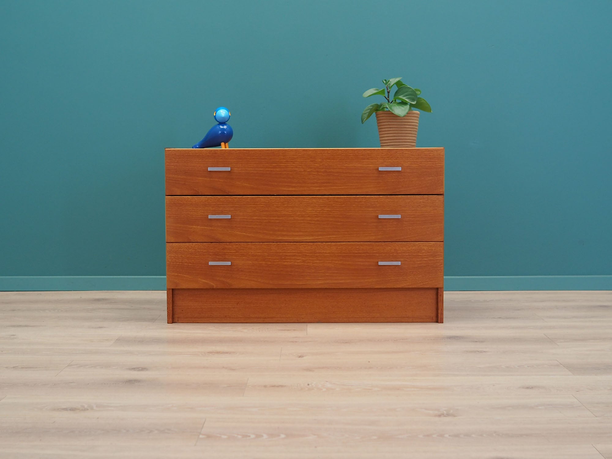 Teak_chest_of_drawers,_Danish_design,_1990s,_production:_Denmark