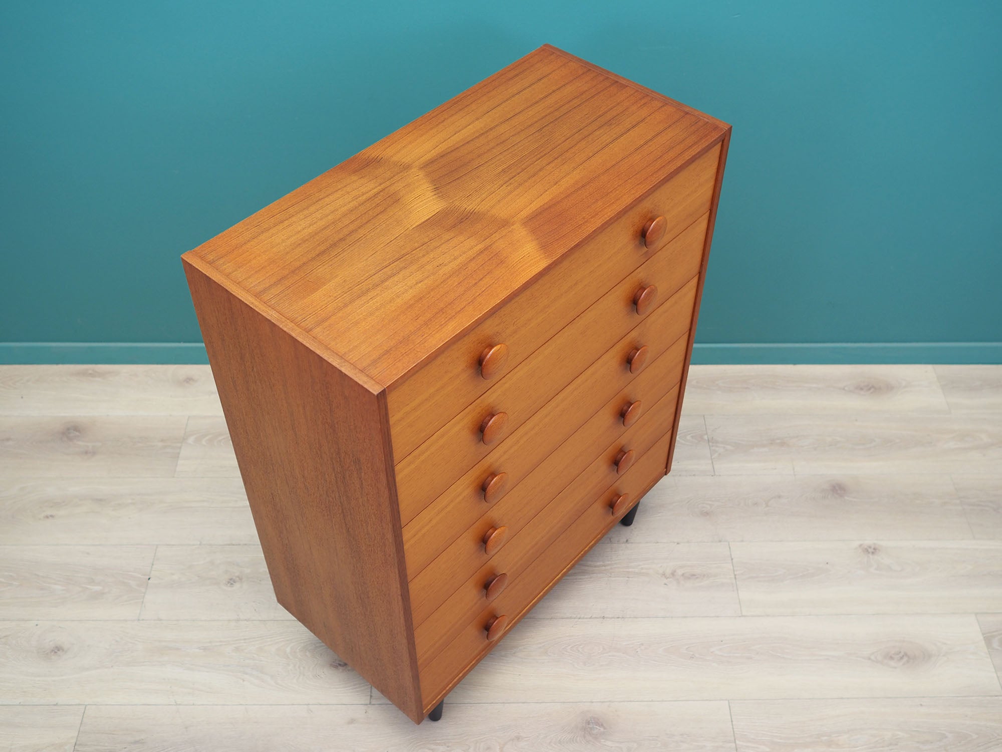 Teak_chest_of_drawers,_Danish_design,_1960s,_production:_Denmark