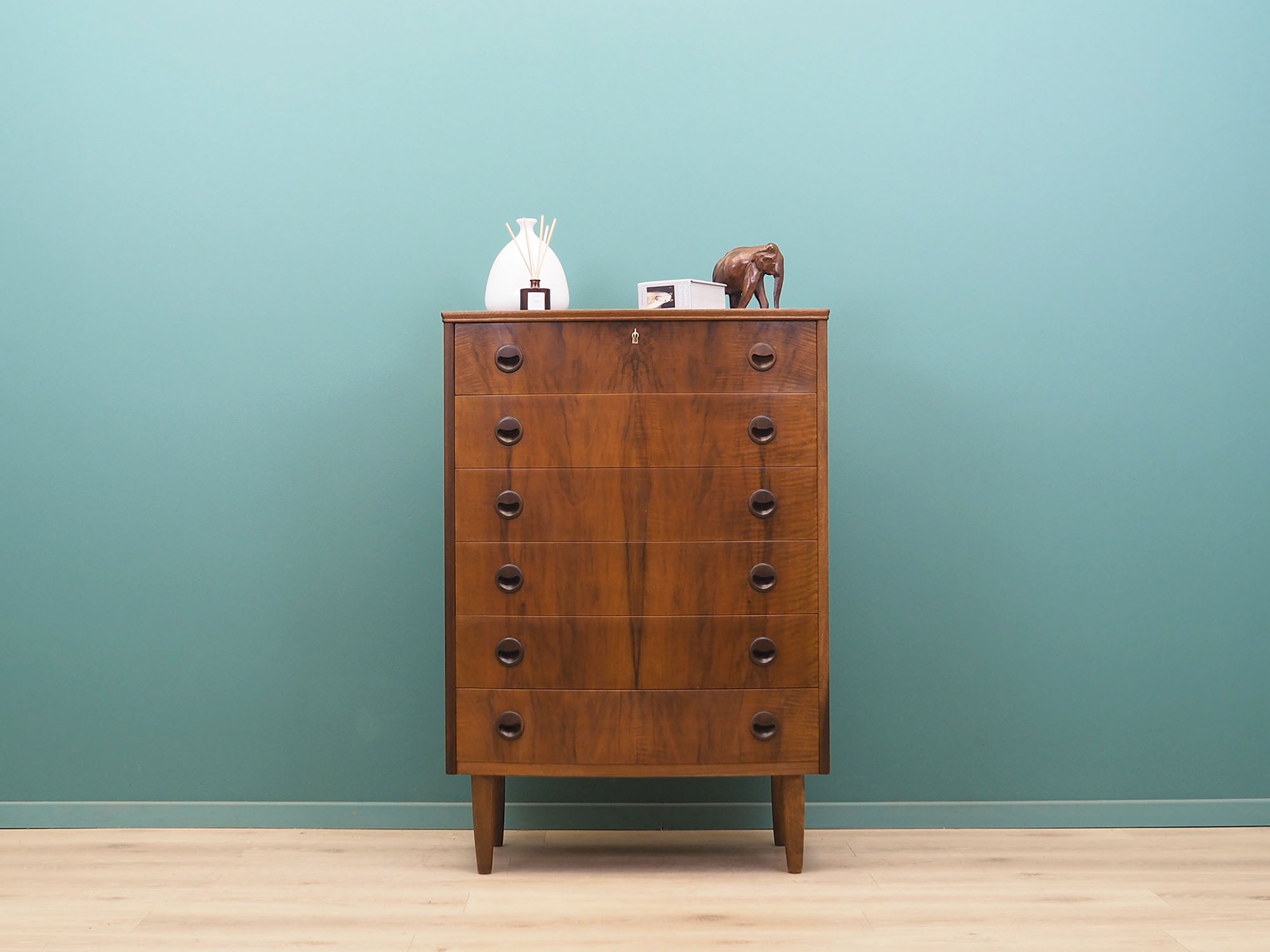 Walnut_chest_of_drawers,_Danish_design,_1960s,_production:_Denmark