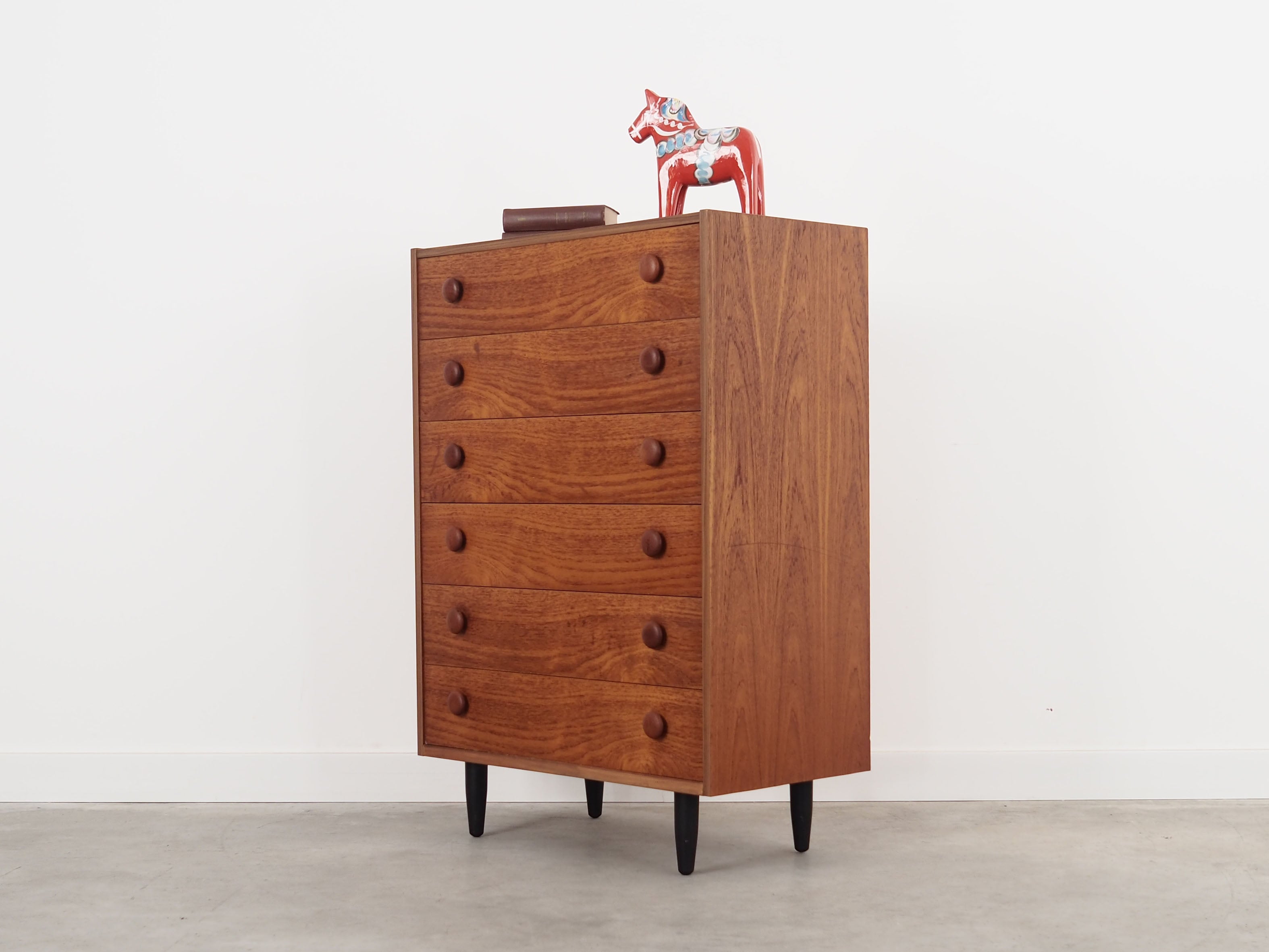 Teak_chest_of_drawers,_Danish_design,_1960s,_production:_Denmark