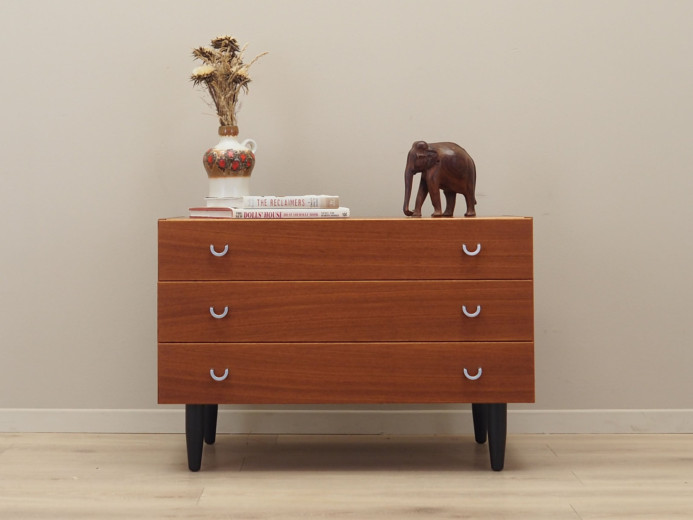Teak_chest_of_drawers,_Scandinavian_design,_1970s,_manufacture:_ÆJM_Møbler