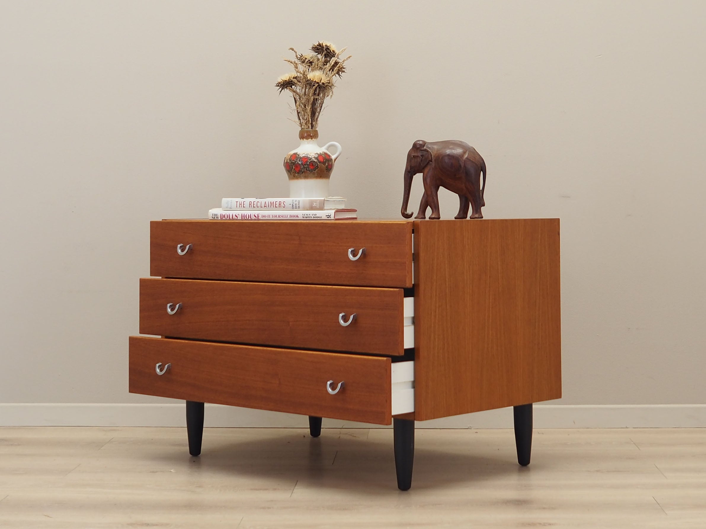 Teak_chest_of_drawers,_Scandinavian_design,_1970s,_manufacture:_ÆJM_Møbler
