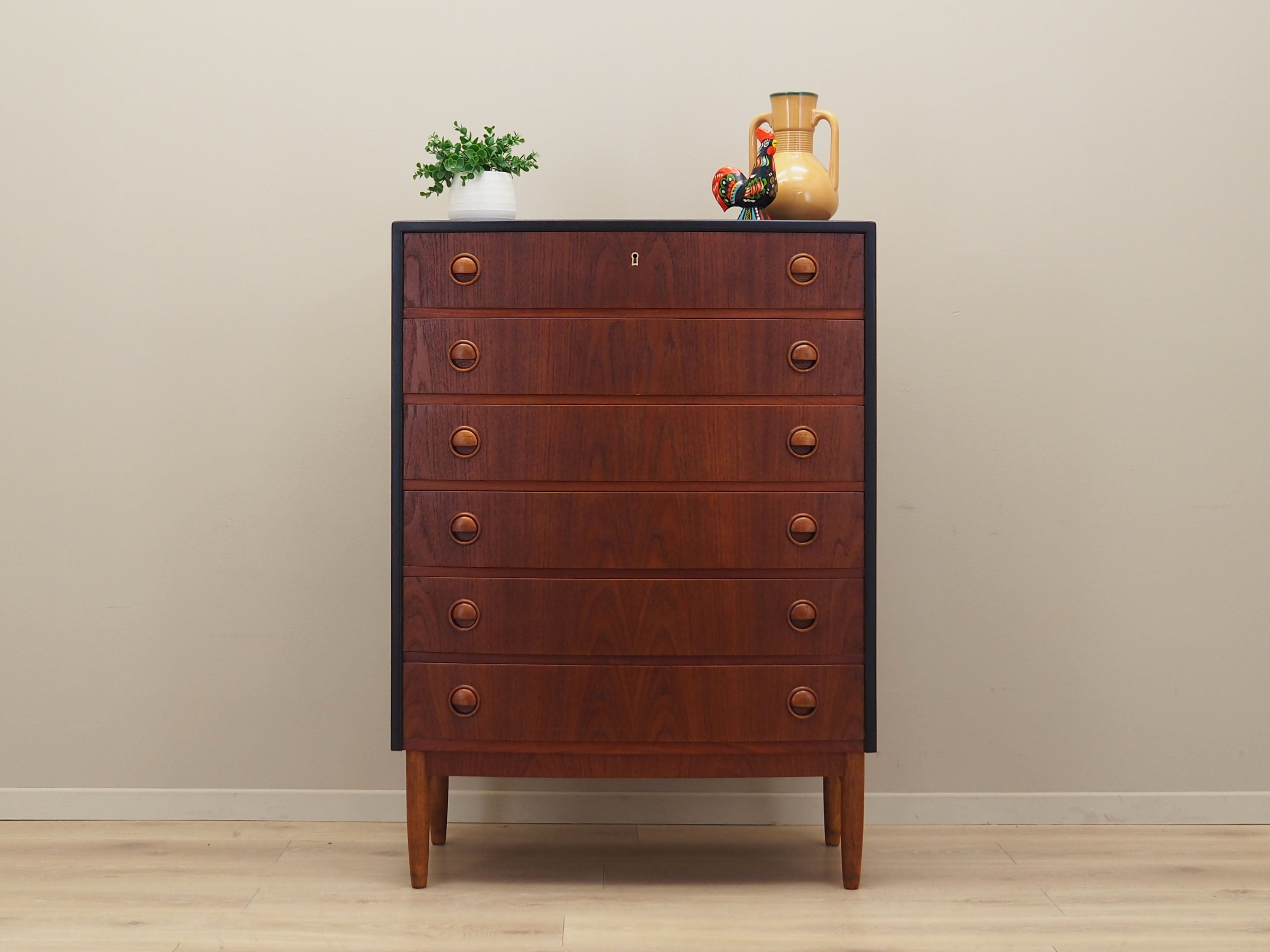 Teak_chest_of_drawers,_Danish_design,_1960s,_designer:_Kai_Kristiansen,_manufacturer:_Feldballes_Møbelfabrik