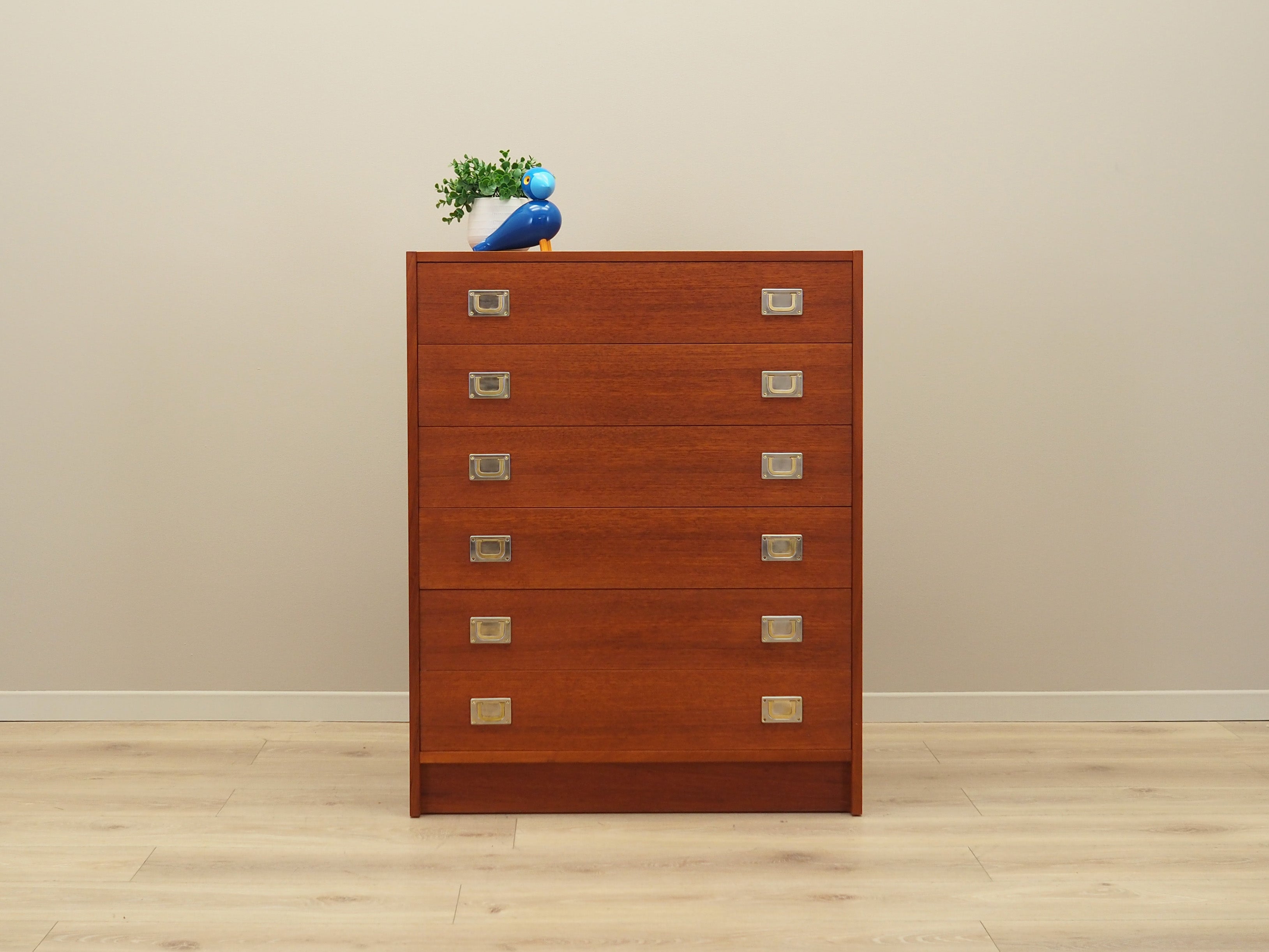 Teak_chest_of_drawers,_Danish_design,_1960s,_production:_Denmark