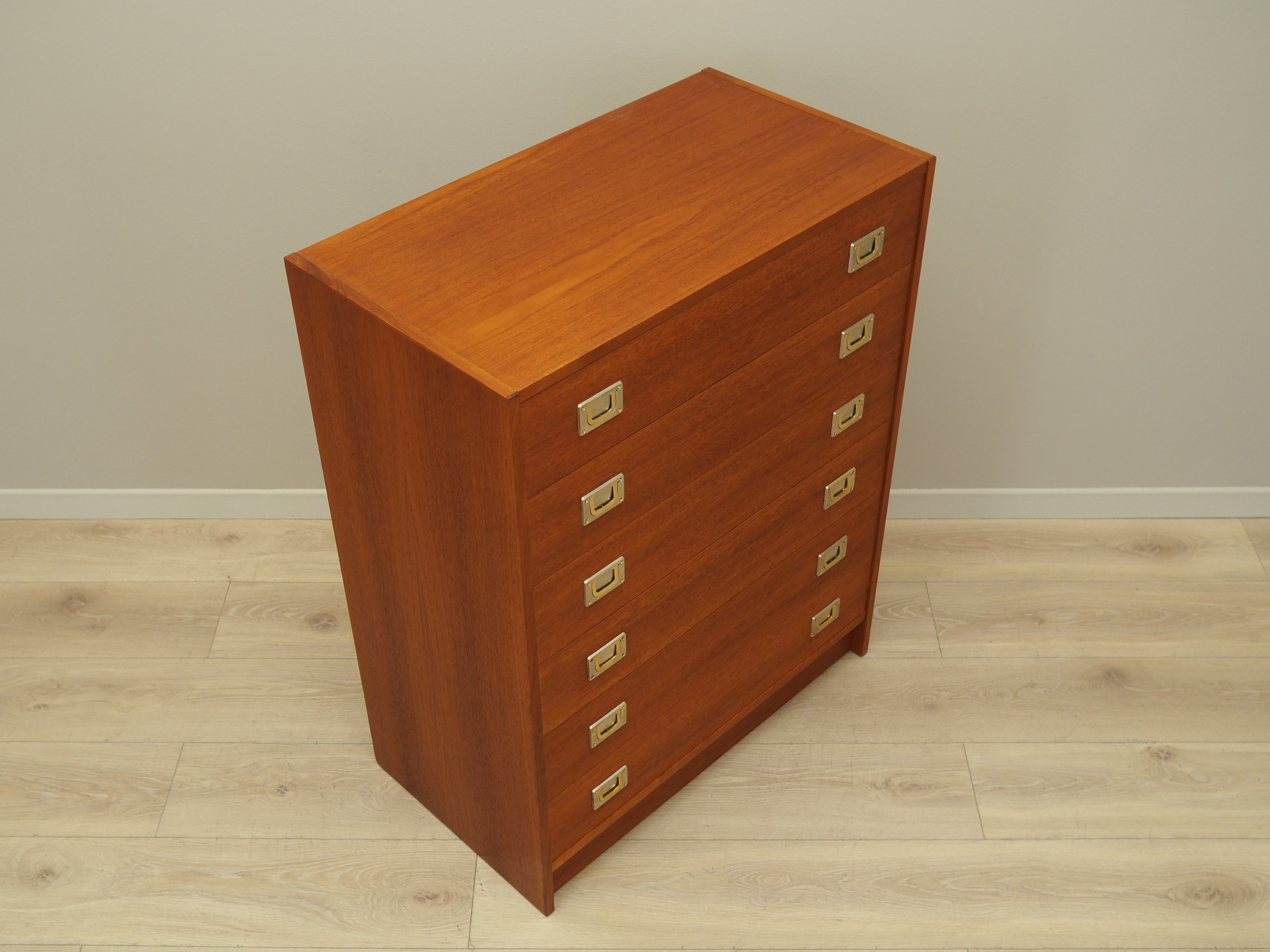 Teak_chest_of_drawers,_Danish_design,_1960s,_production:_Denmark