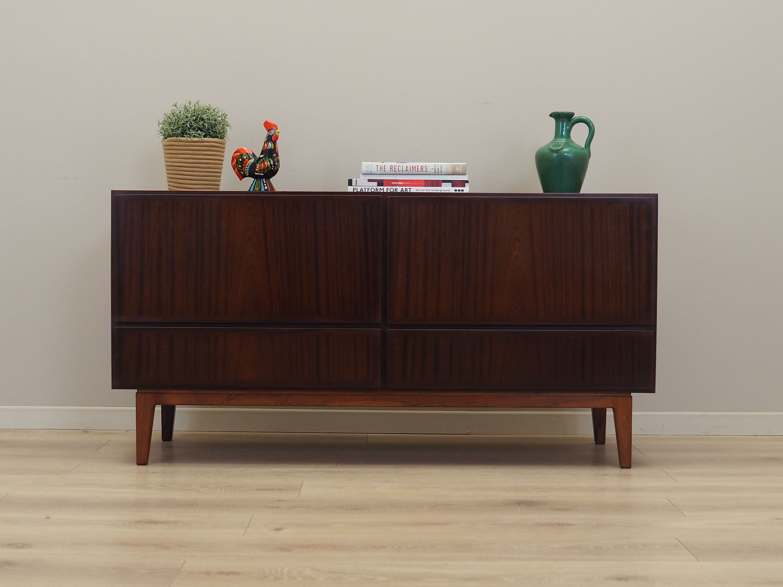 Mahogany_chest_of_drawers,_Danish_design,_1970s,_manufacturer:_Omann_Jun