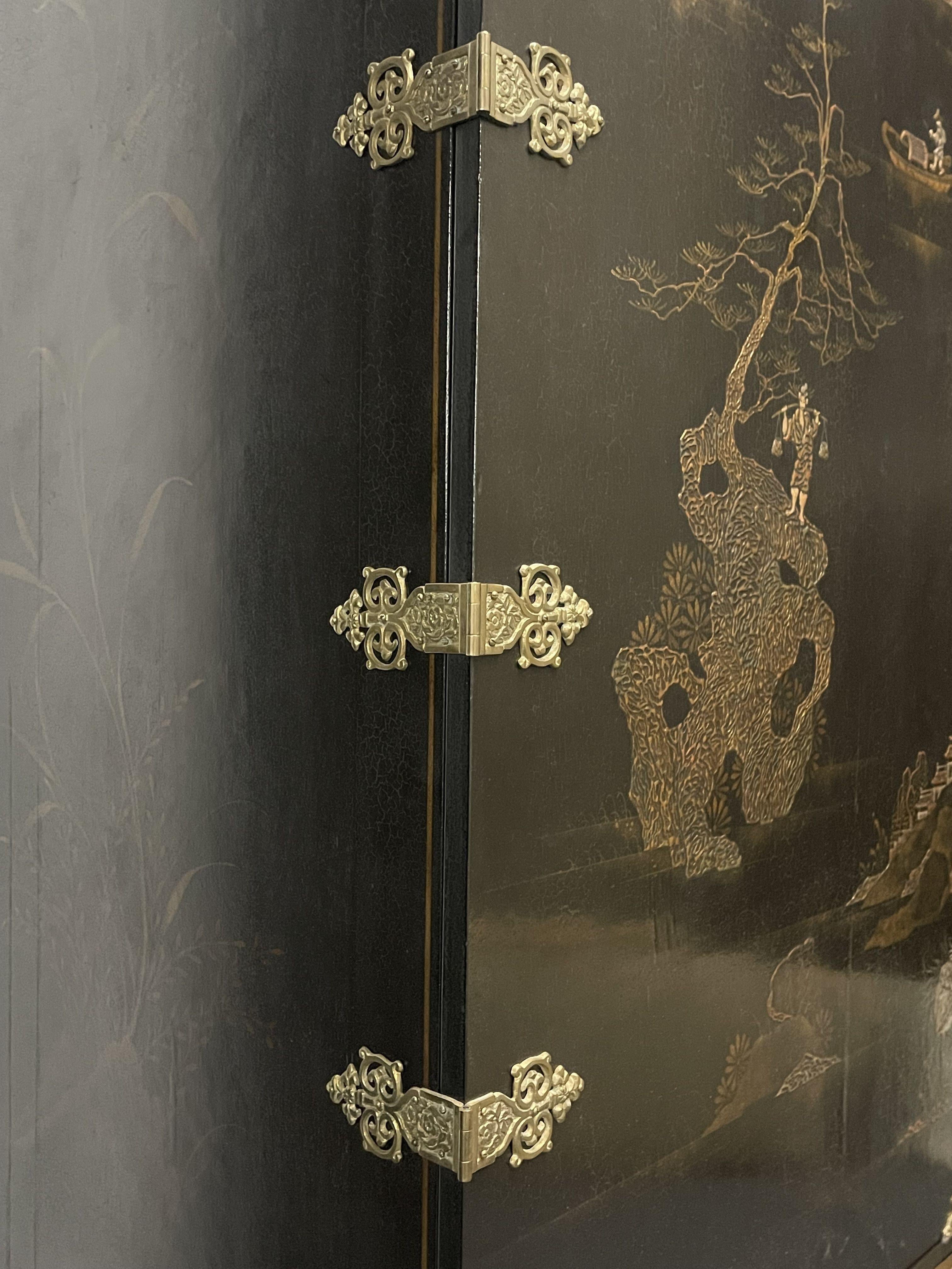 Set_of_2_of_Griswold_Cabinets_Armoires_in_Chinoiserie_Style,_Mid-20th_Century,_USA
