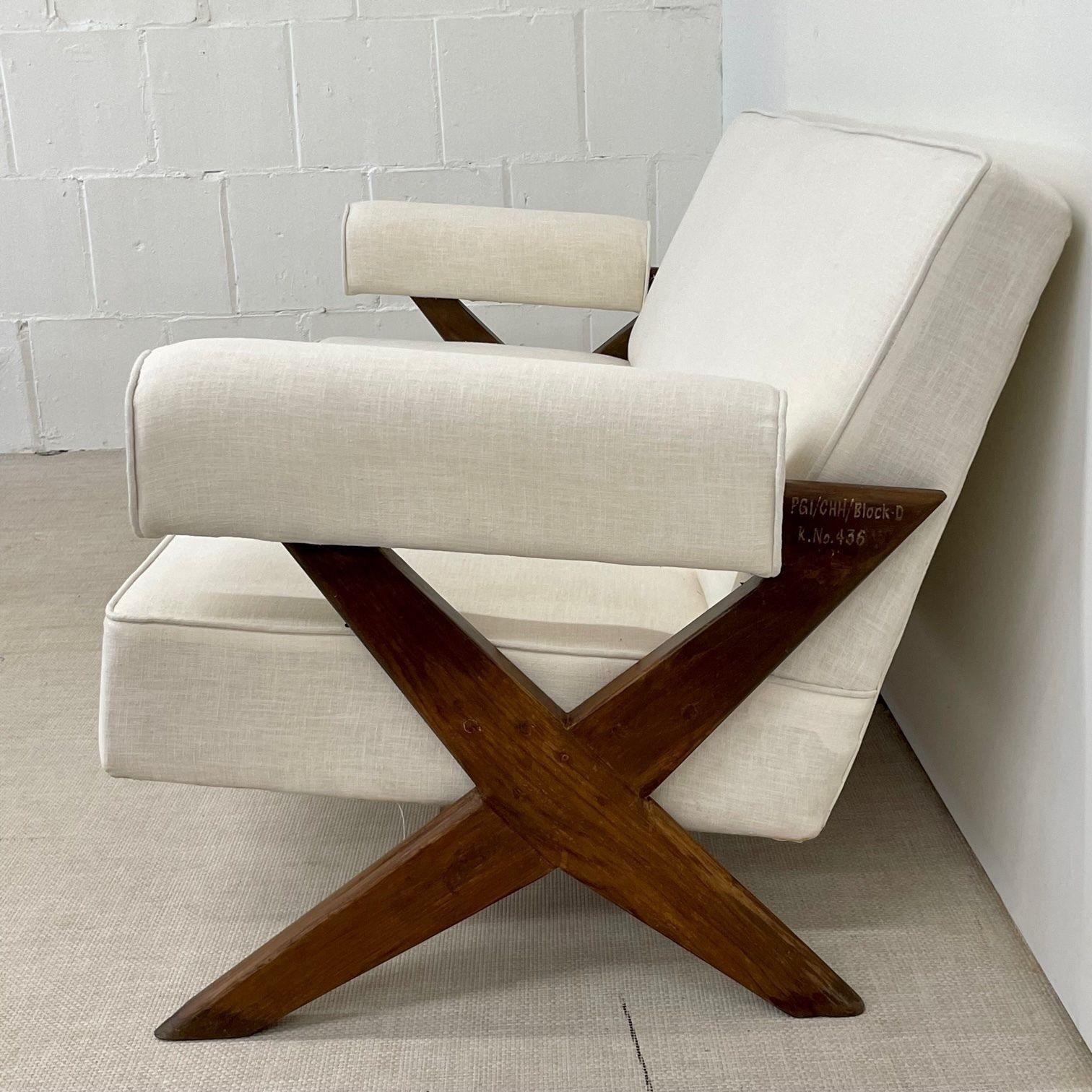 X_Leg_Sofa_by_Pierre_Jeanneret,_1960s,_Chandigarh_India