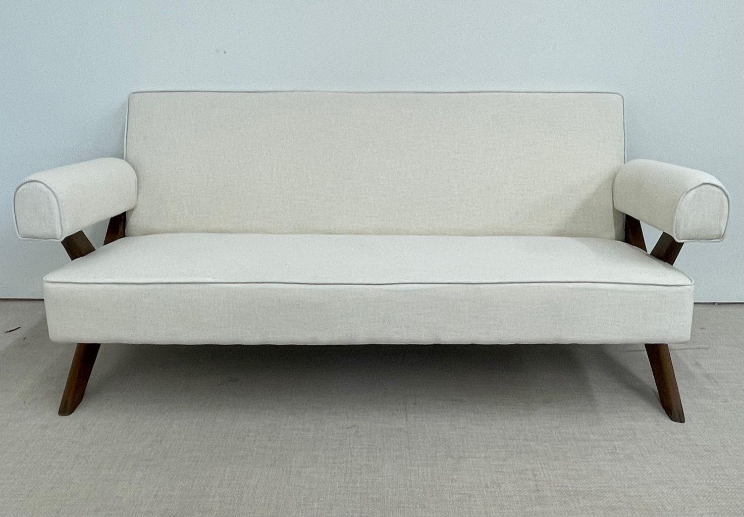 X_Leg_Sofa_by_Pierre_Jeanneret,_1960s,_Chandigarh_India