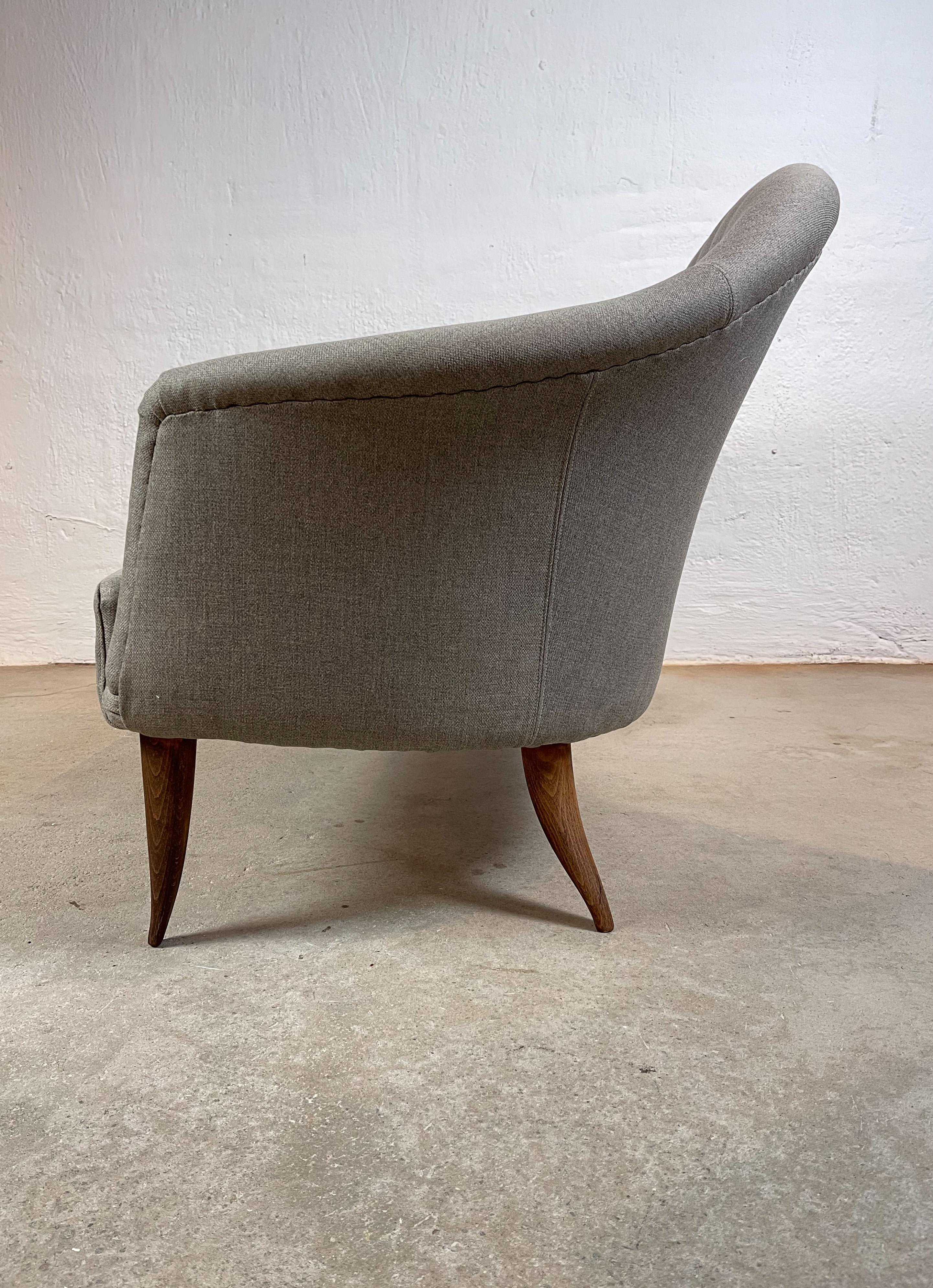 Mid-Century_Sheepskin_Sofa_by_Hörlin-Holmquist,_1950s_Sweden