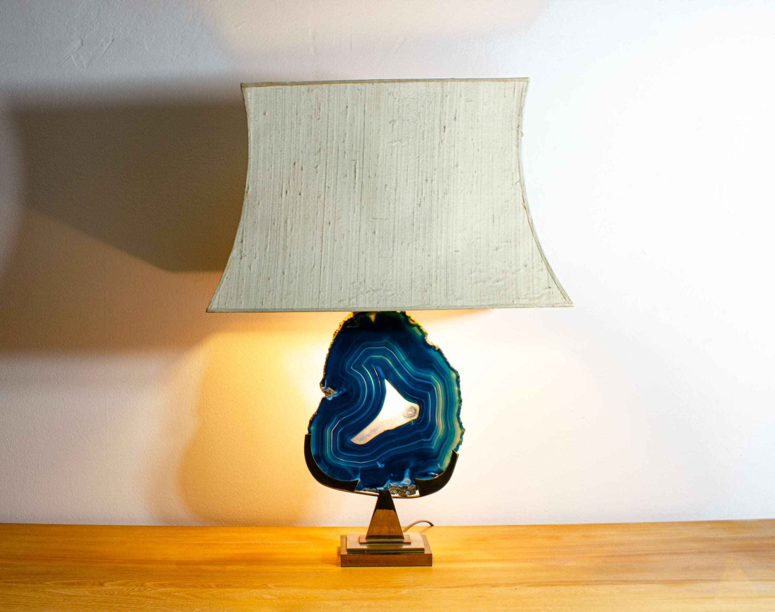 Fine_brass_&_blue_agate_stone_lamp,_1970s