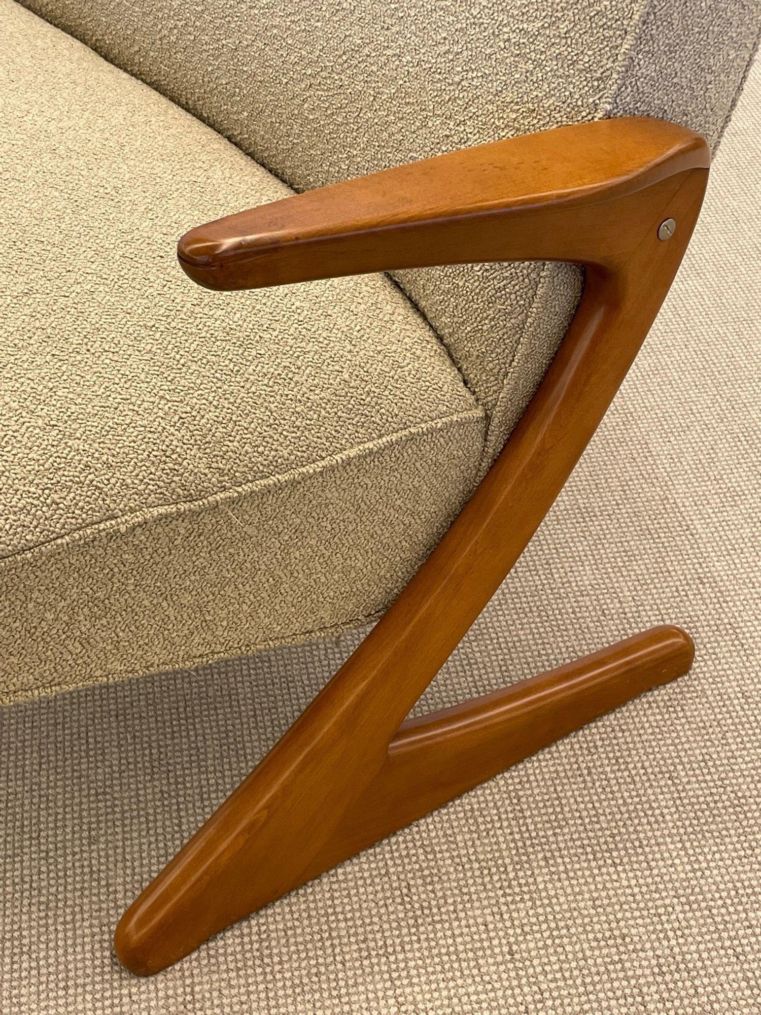 Mid-Century_Modern_“Z”_Sofa_by_Bengt_Ruda,_Bouclé_1960s_Sweden