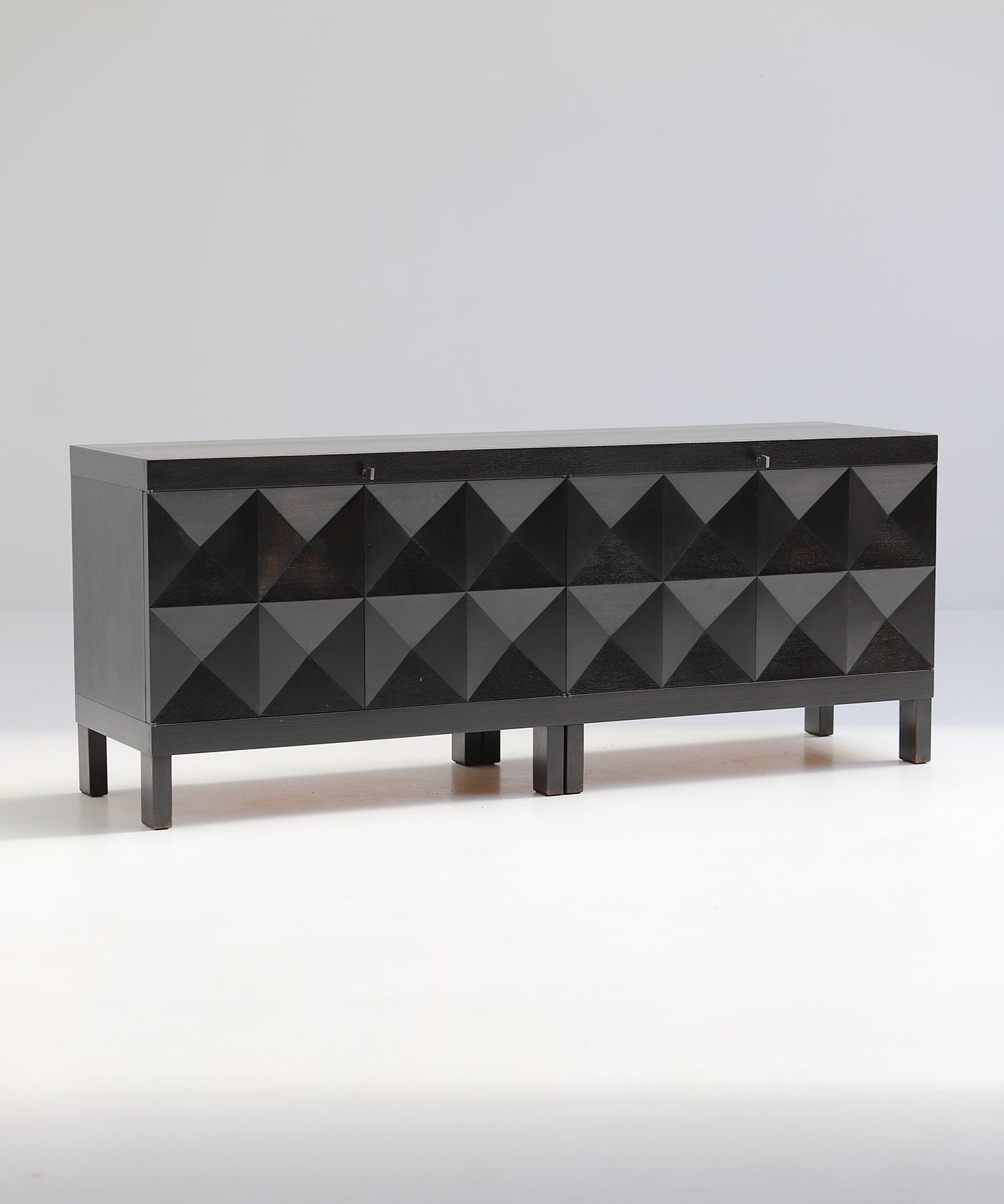 Brutalist_ebonized_oak_sideboard_by_J._Batenburg_for_Mi,_Belgium_1969
