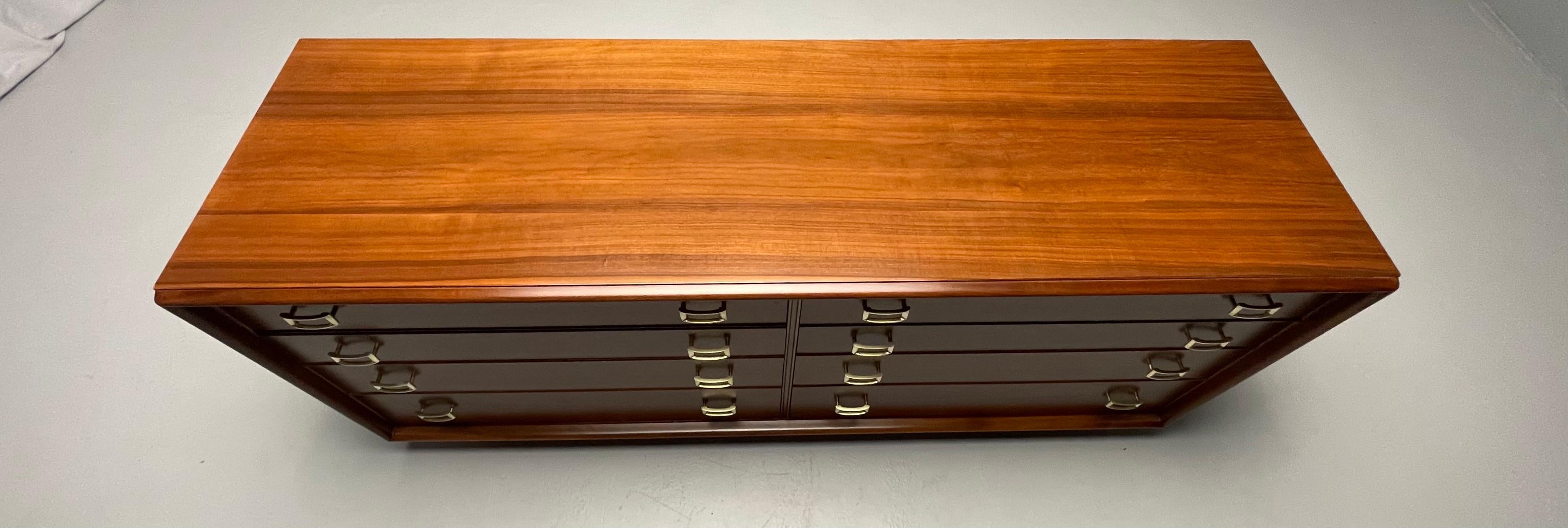 Paul_Frankl_/_John_Stuart_Dresser,_Walnut_&_Brass_1950s_USA